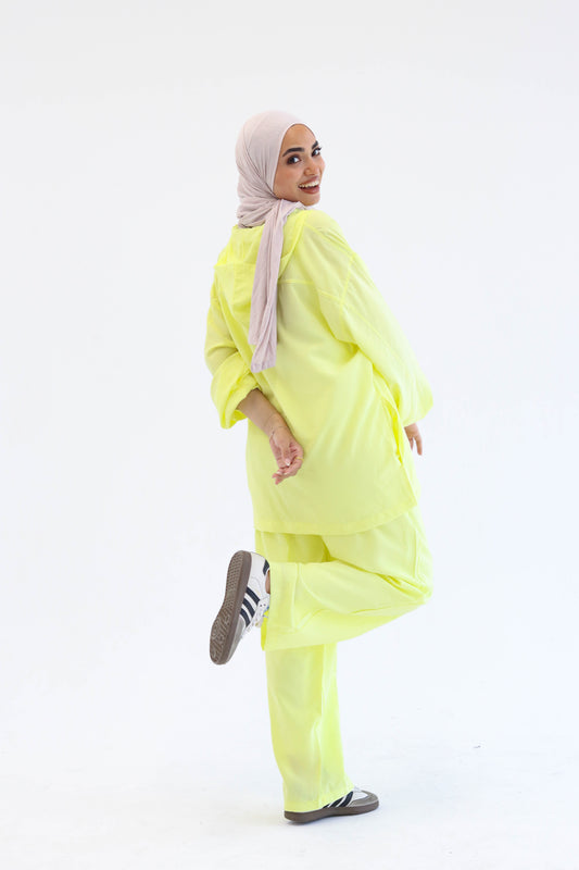 Relaxed Set in Yellow