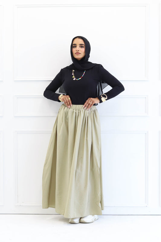 Pleated skirt in Olive
