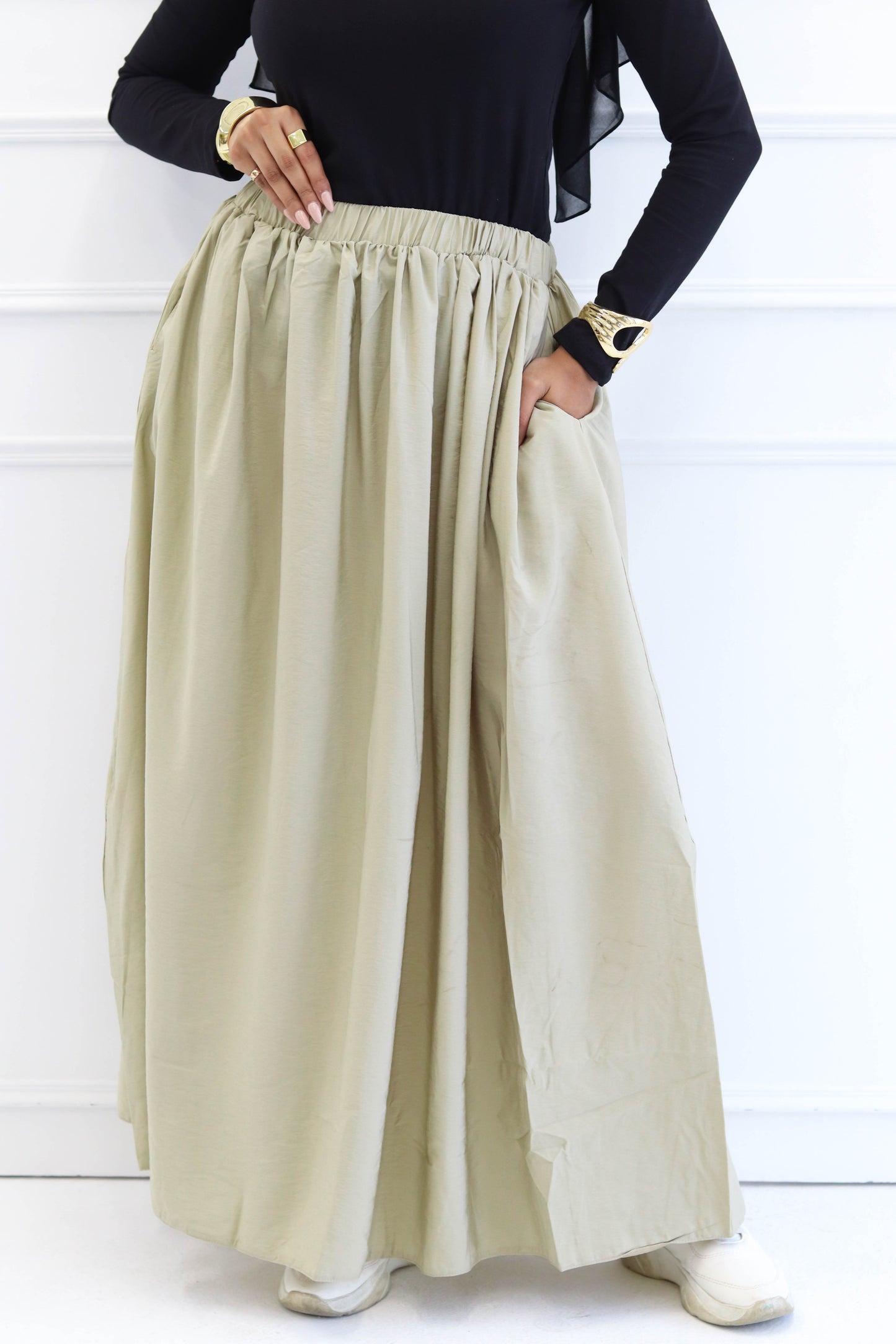Pleated skirt in Olive