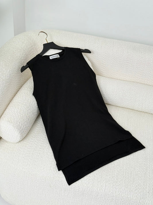 Basic T-shirt Cut In Black