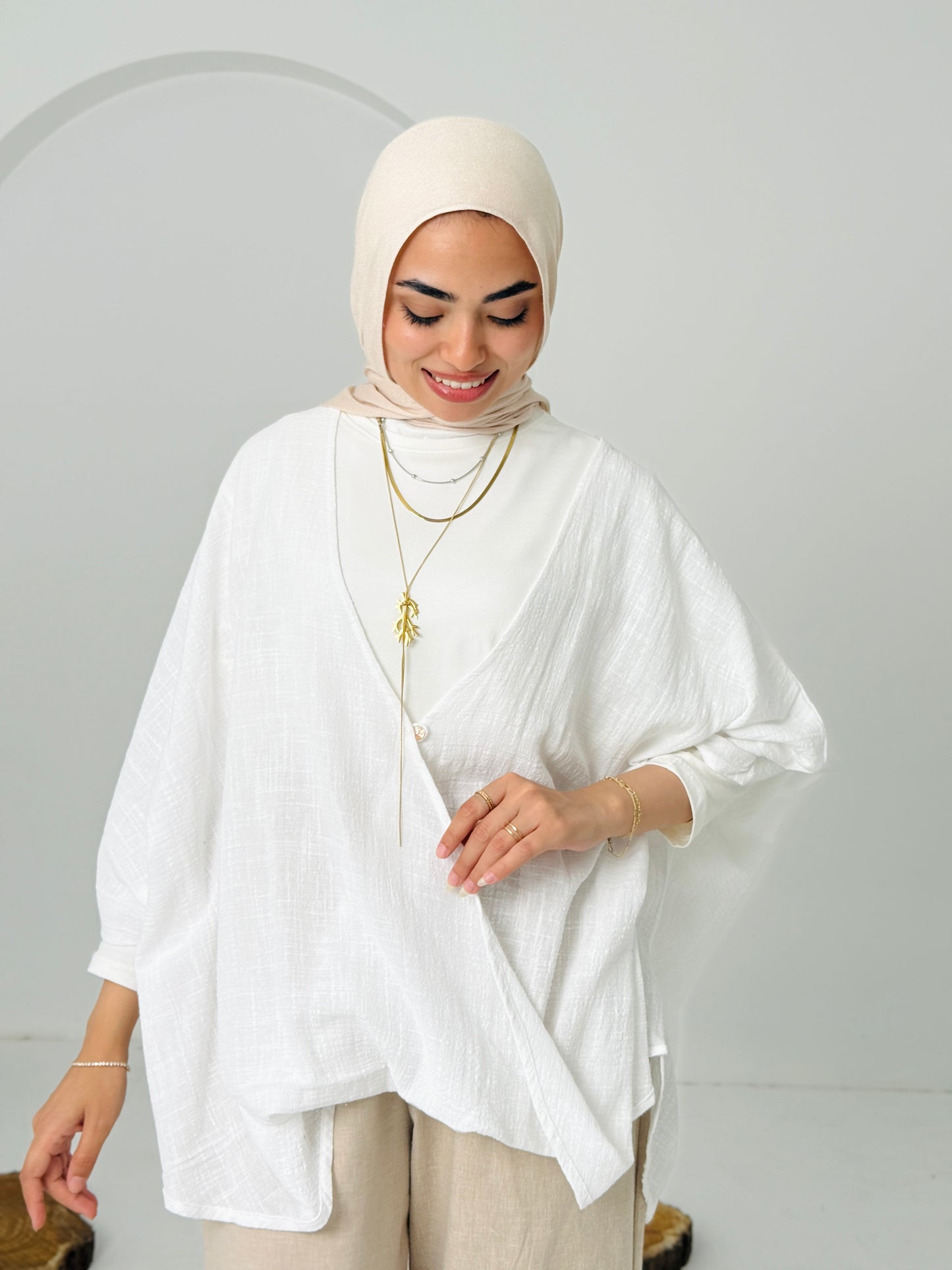Qurwazih Top In White