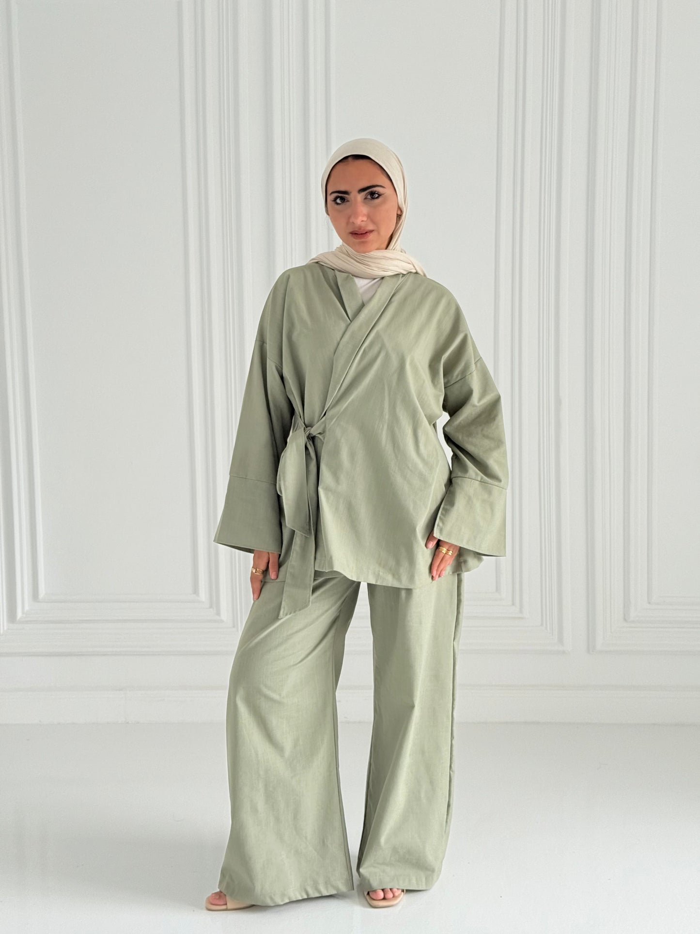 Hugo Linen Wrapped Set In Olive