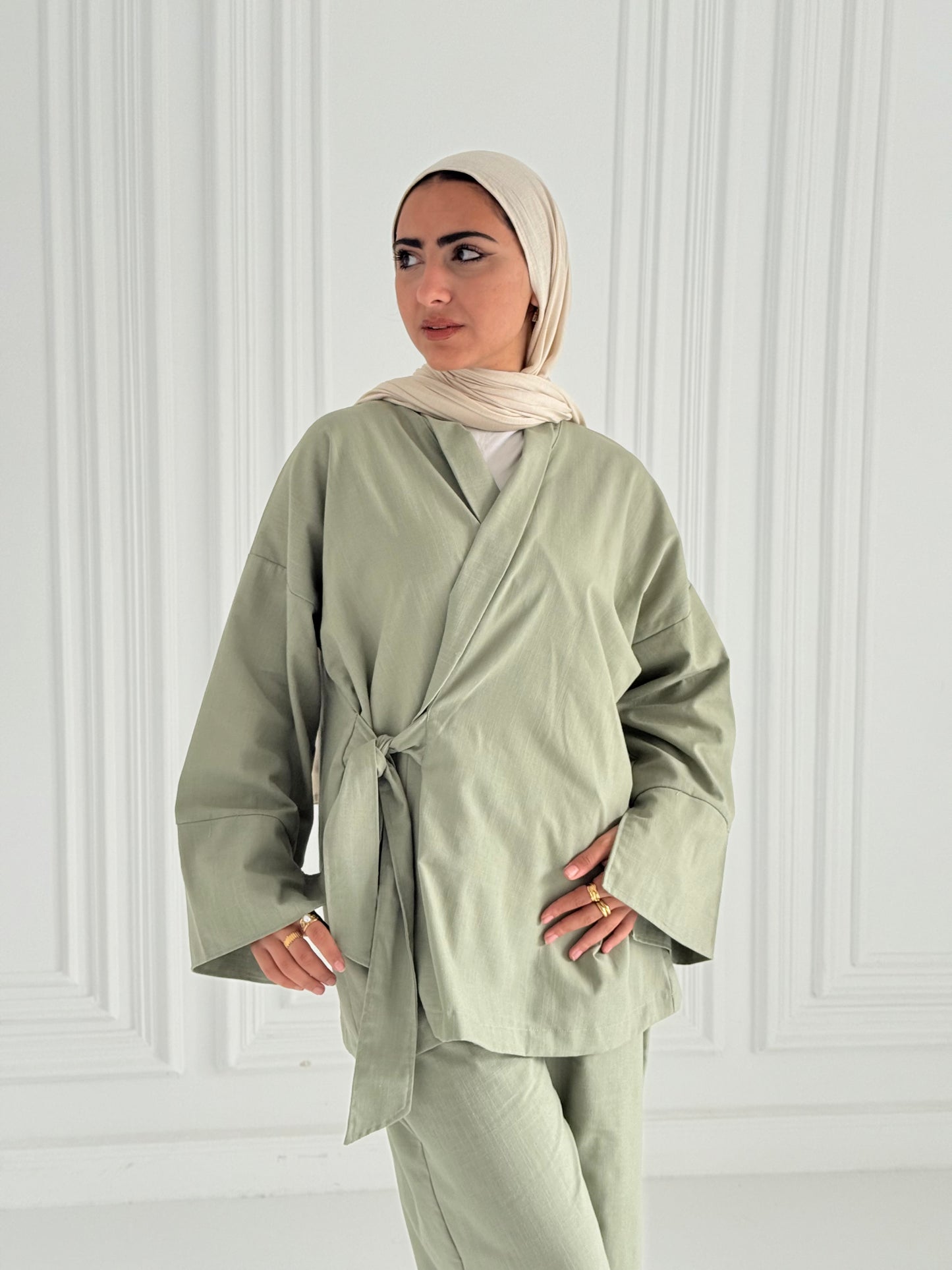 Hugo Linen Wrapped Set In Olive