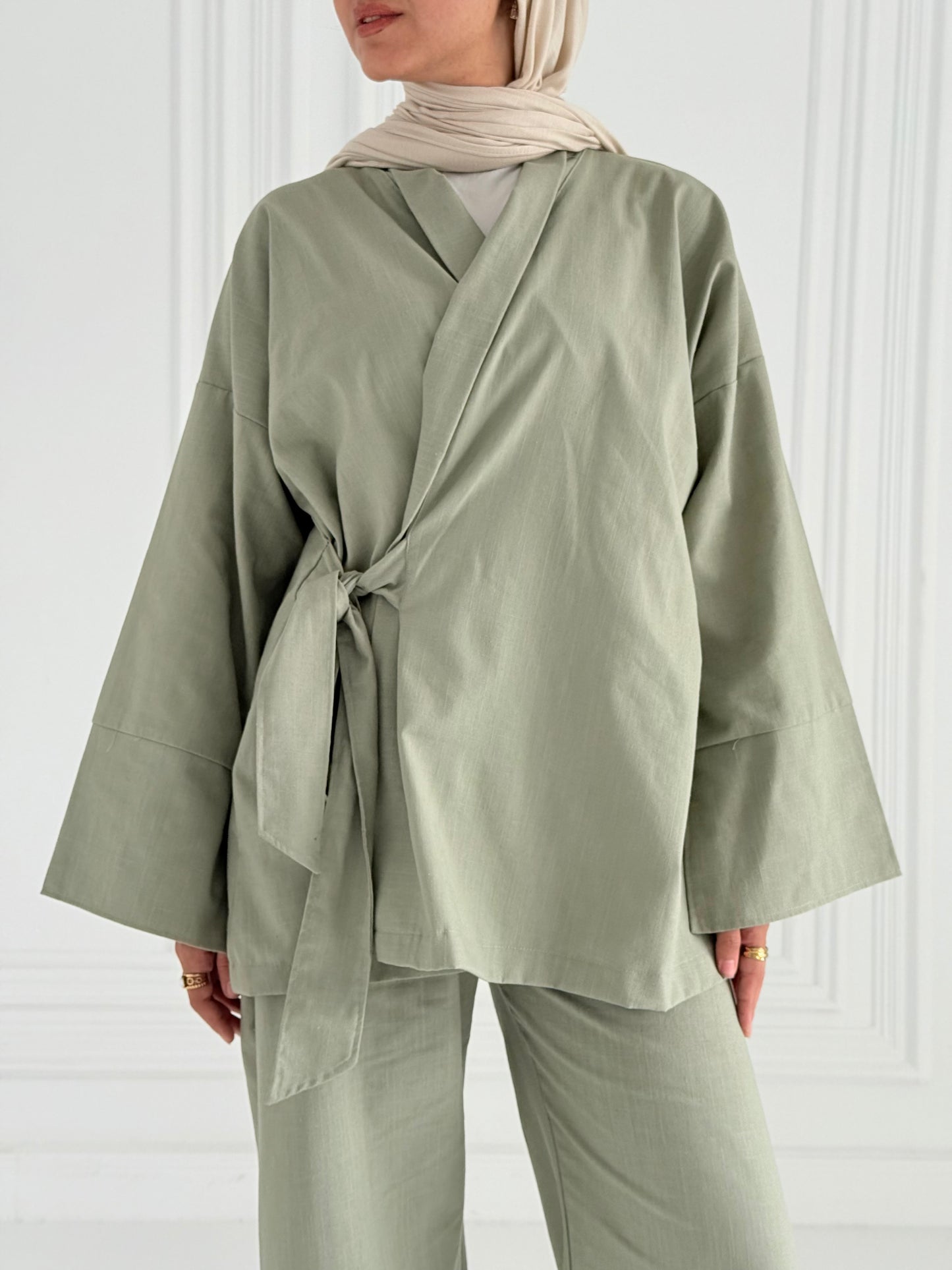Hugo Linen Wrapped Set In Olive