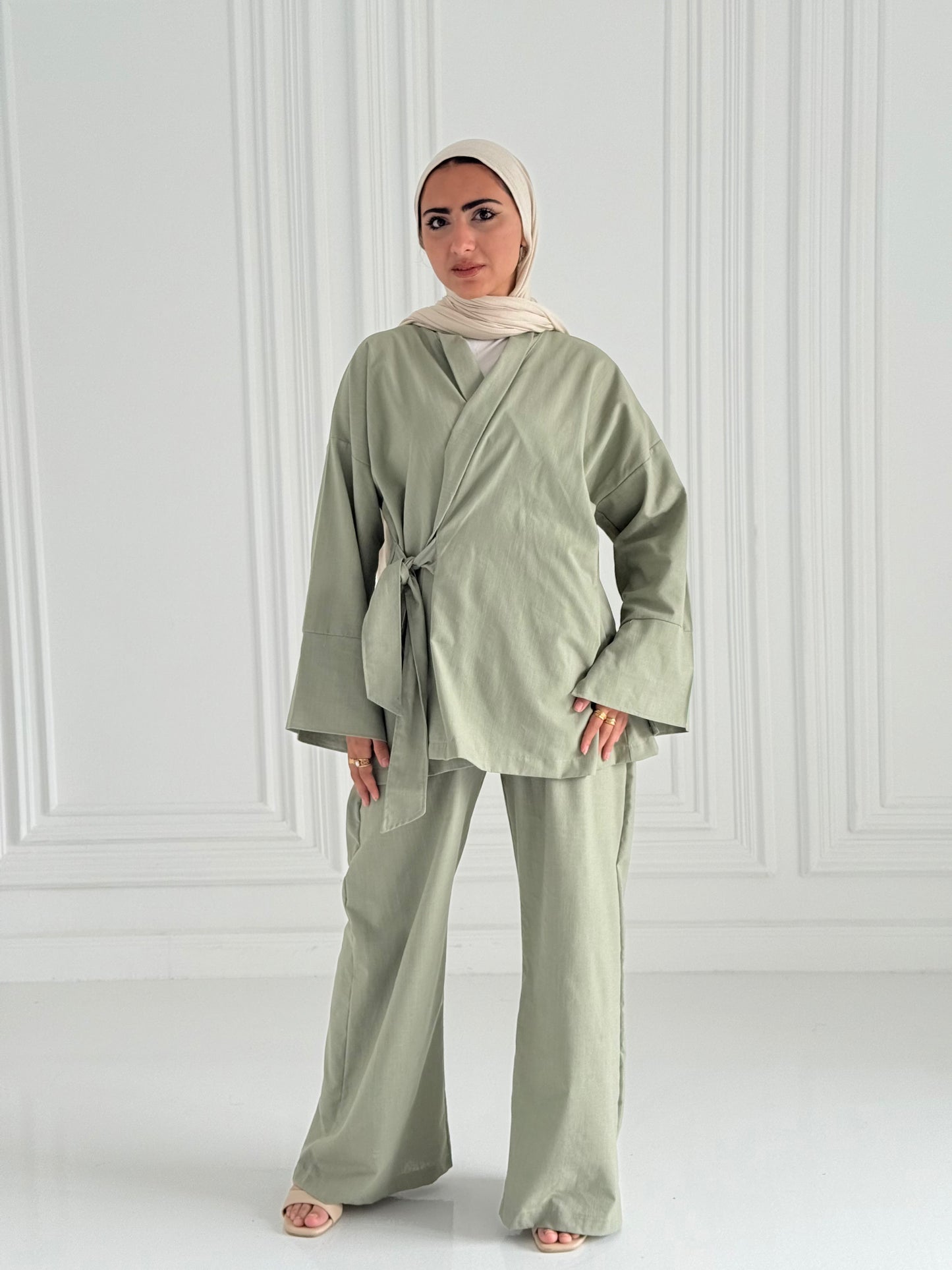 Hugo Linen Wrapped Set In Olive