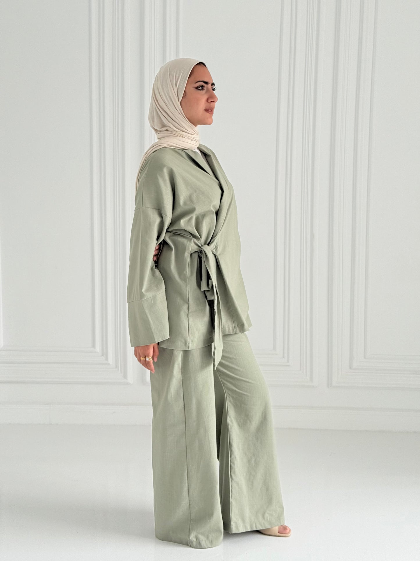 Hugo Linen Wrapped Set In Olive