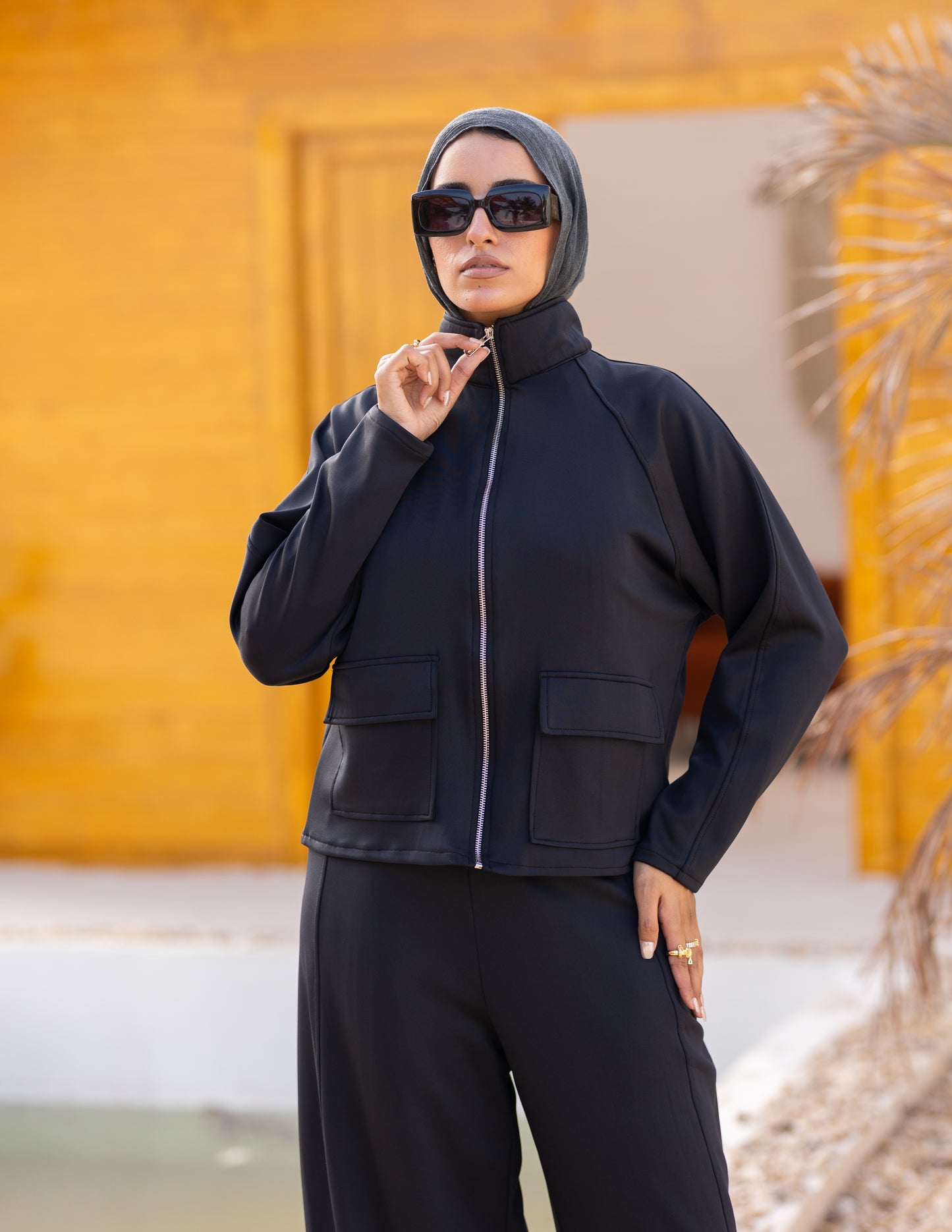 Essence Set — Black