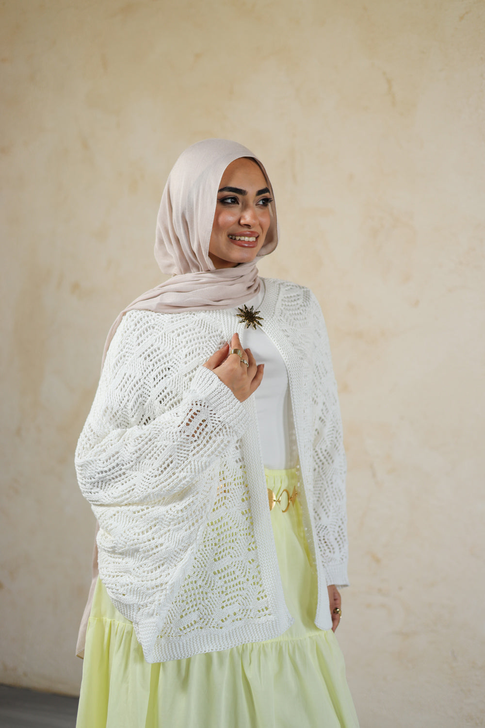 Daisy cardigan — off white