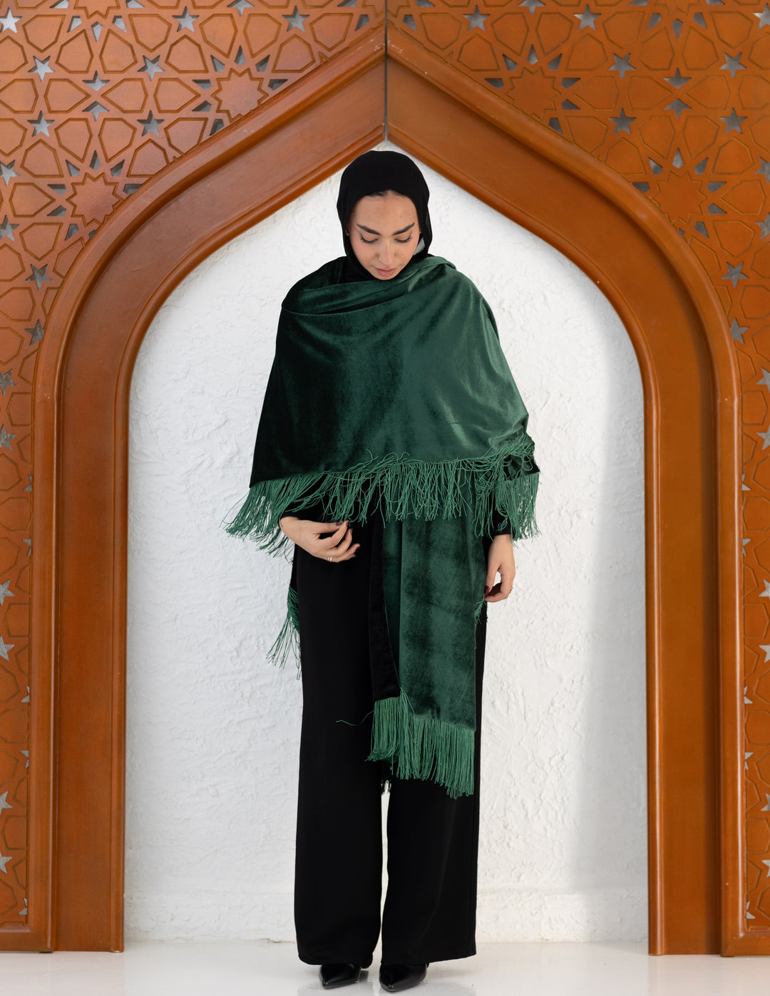 Hoor Fringed Cape — Black & Emerald Green