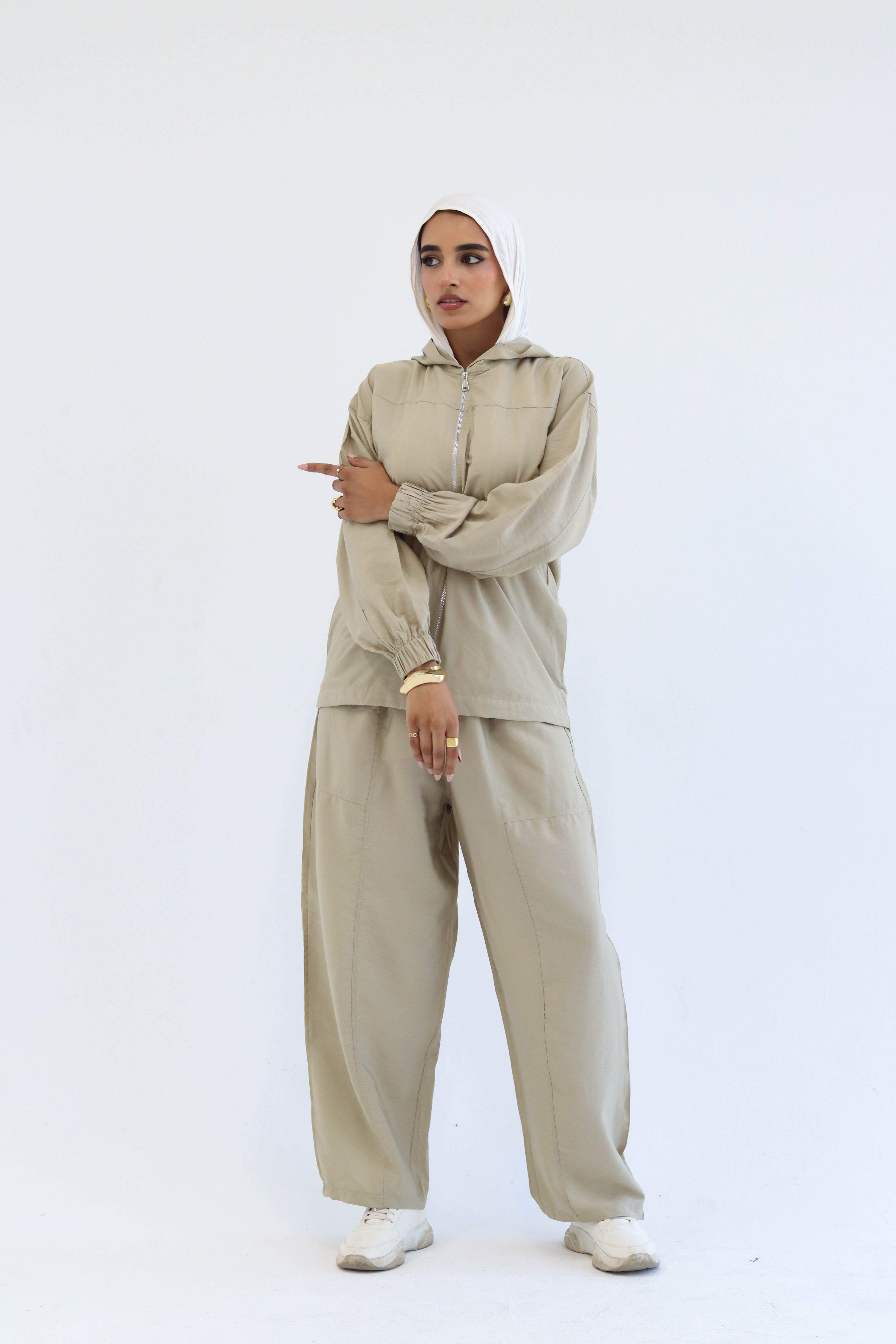 Relaxed Set in Olive