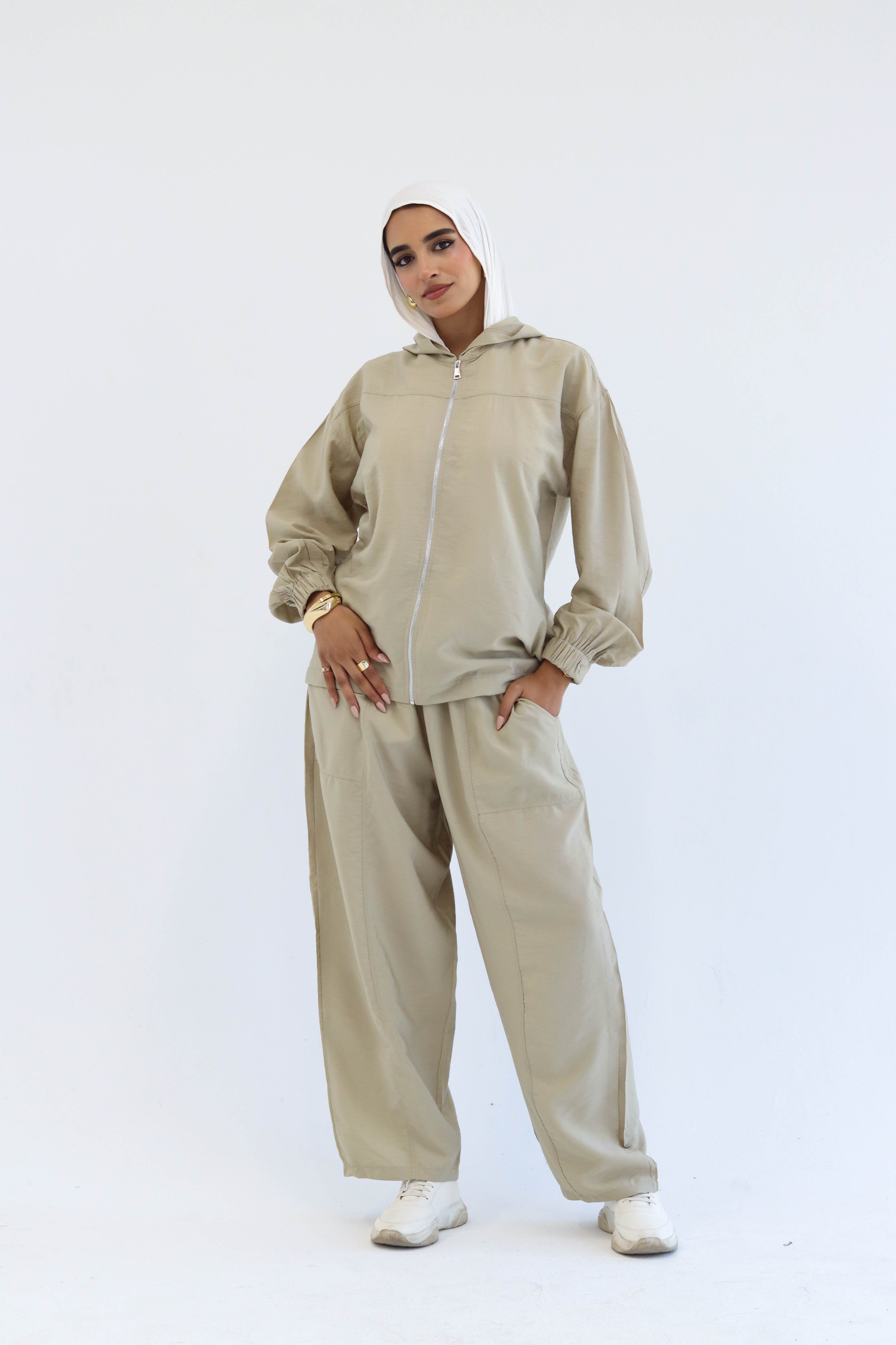 Relaxed Set in Olive