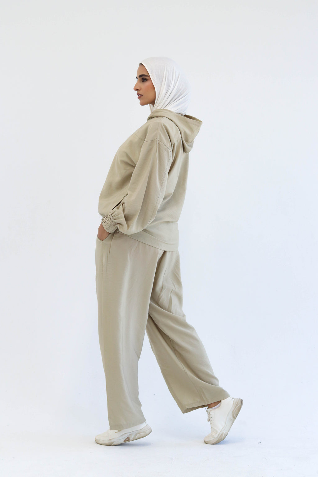 Relaxed Set in Olive