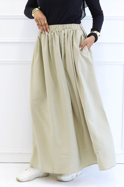 Pleated skirt in Olive