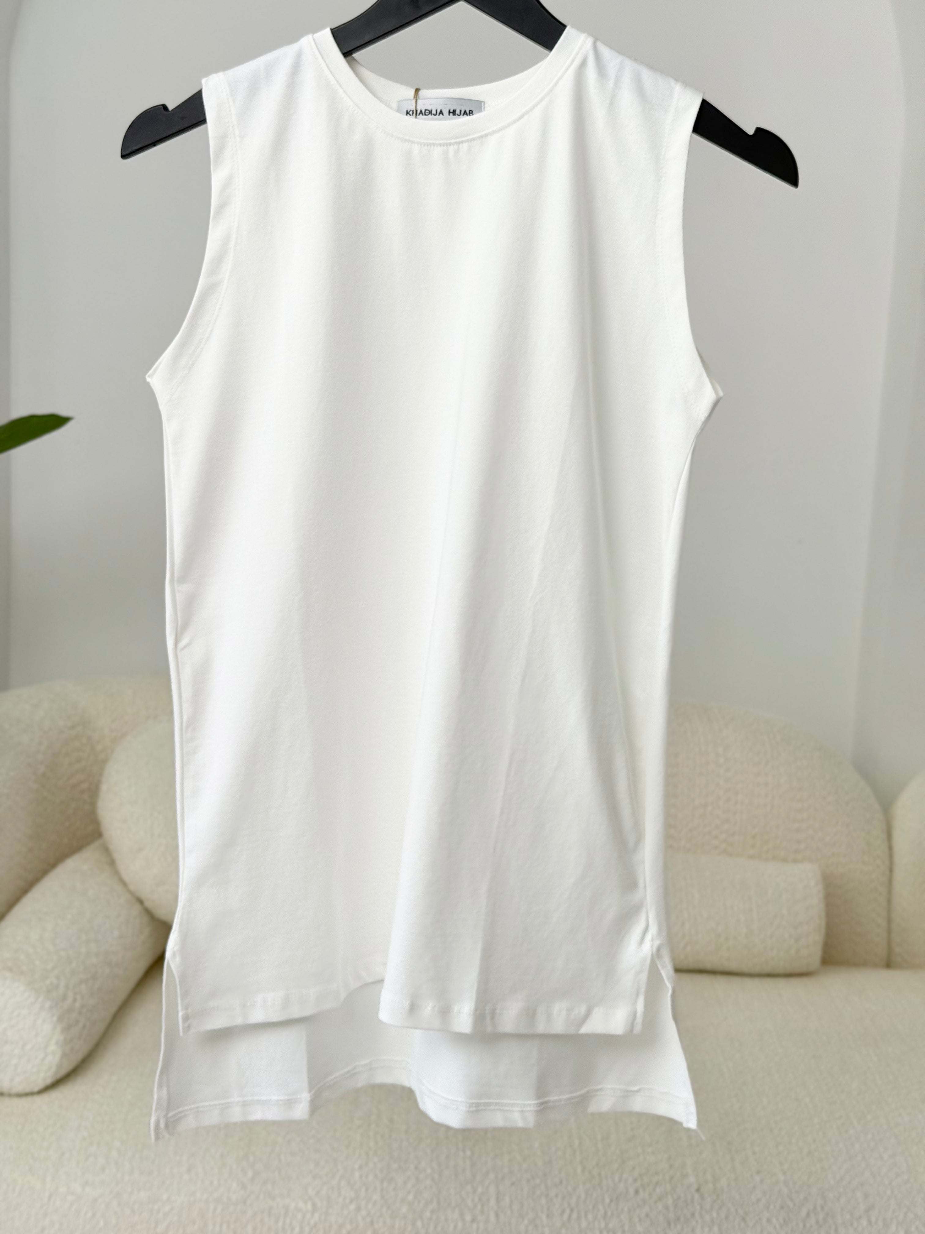 Basic T-shirt Cut In White