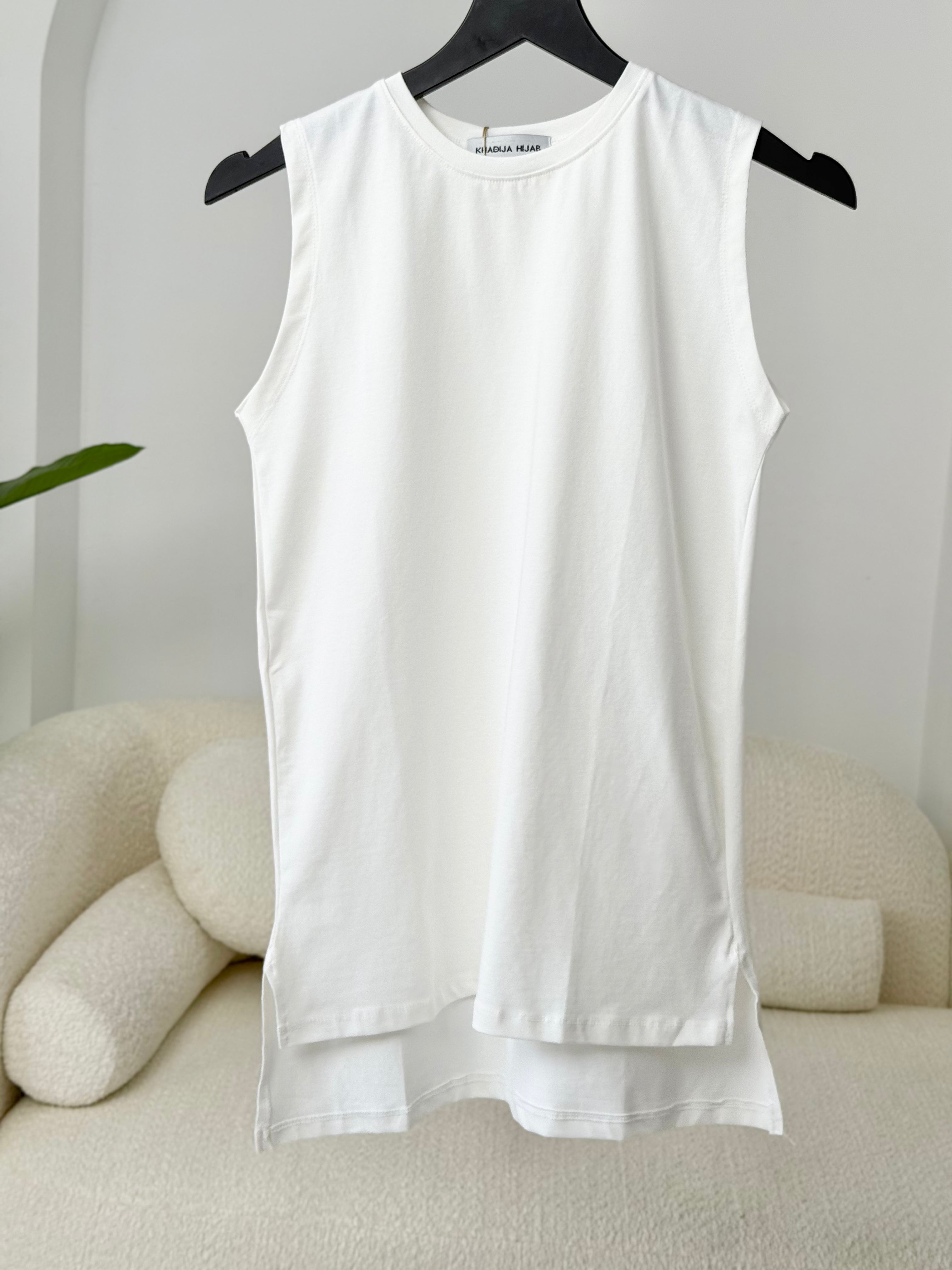 Basic T-shirt Cut In White