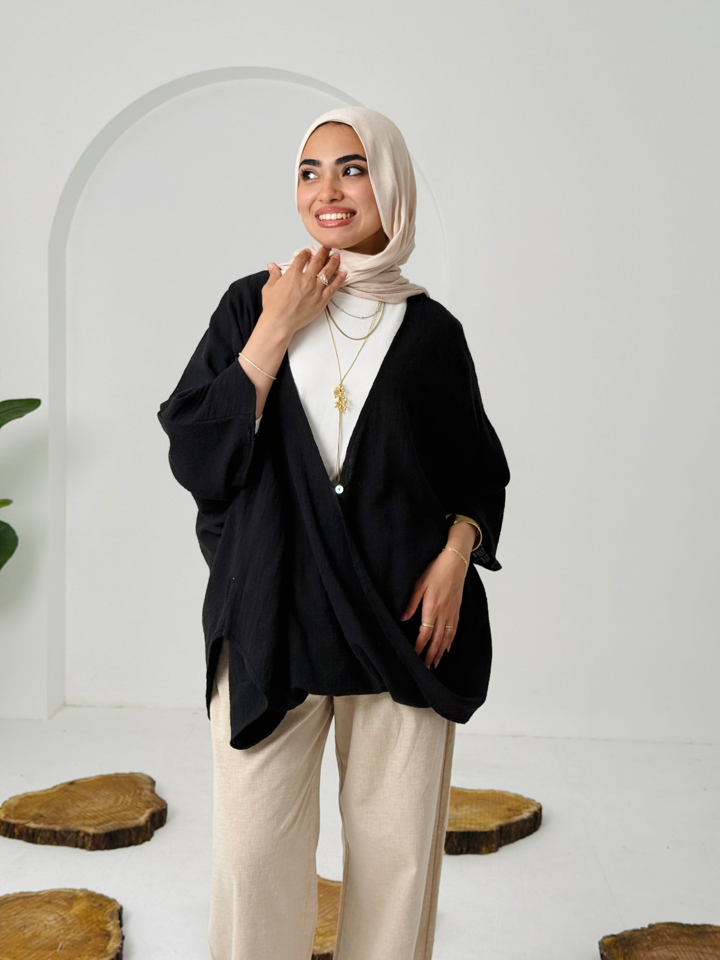 Qurwazih Top In Black