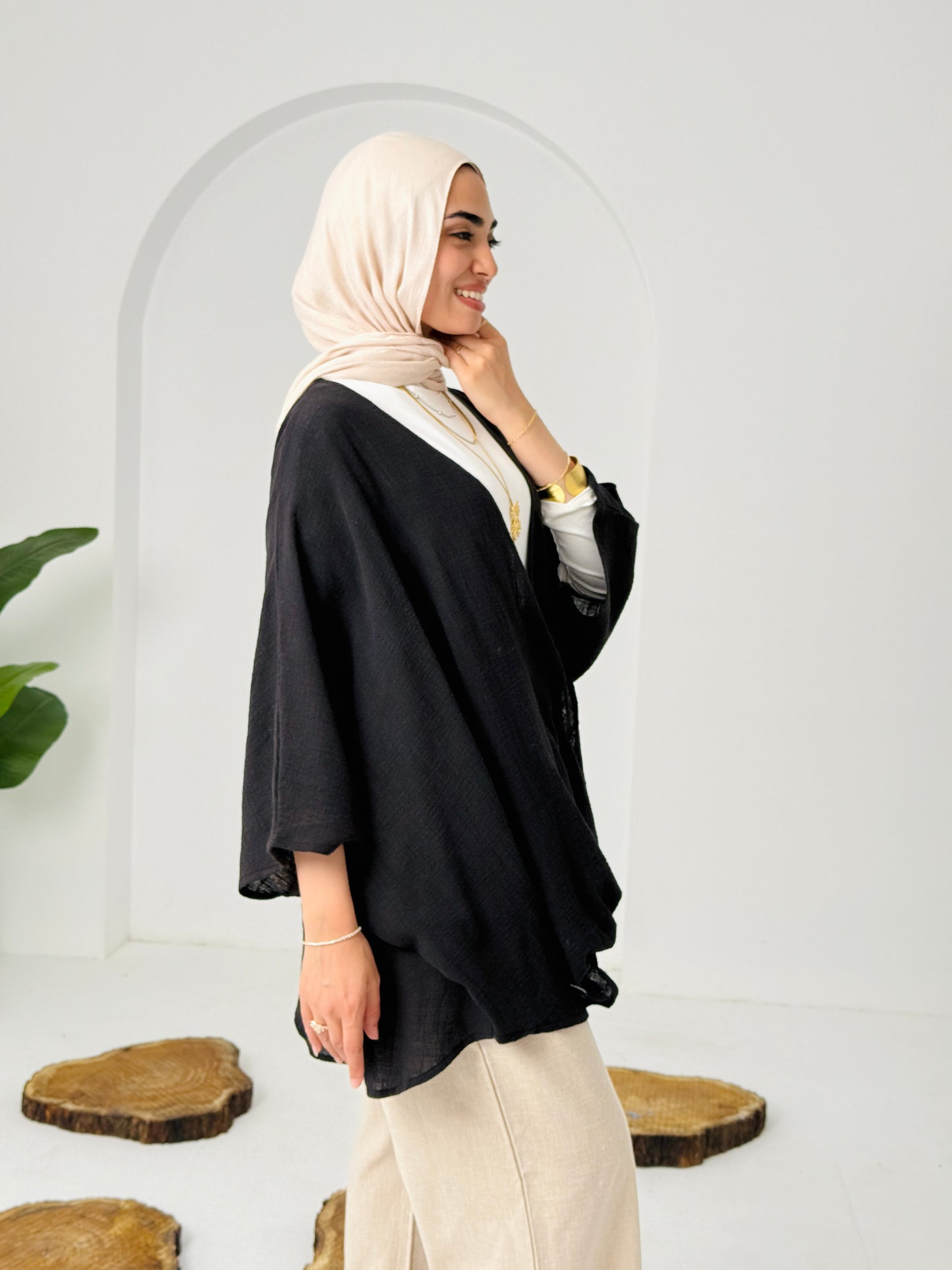 Qurwazih Top In Black