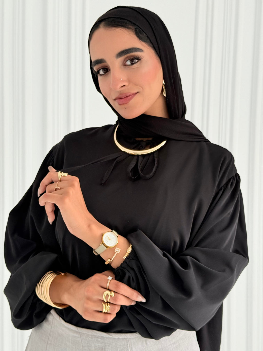 بلوزة جيسكا باللون الأسود