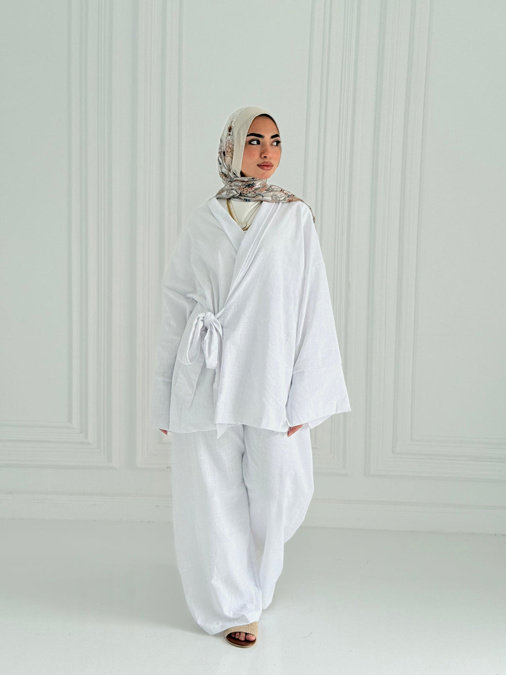 Hugo Linen Wrapped Set In White