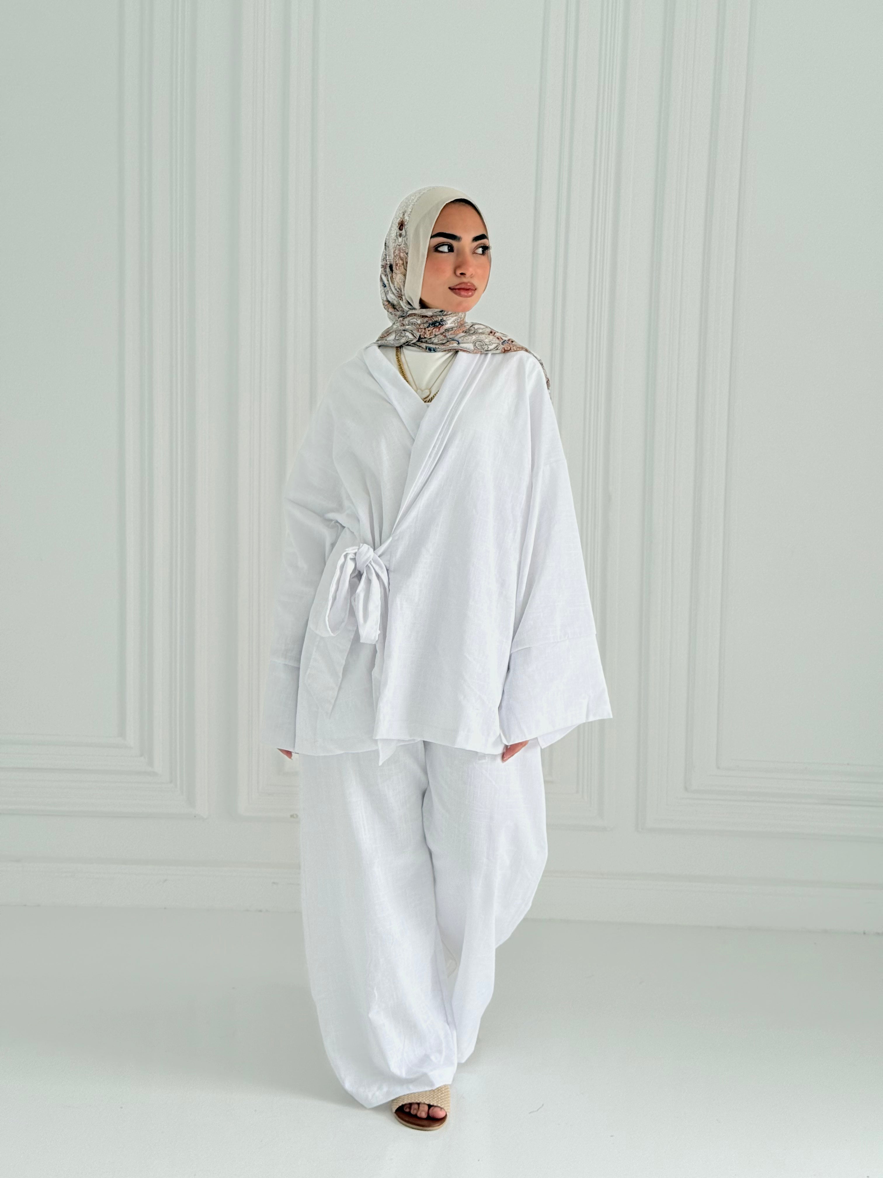 Hugo Linen Wrapped Set In White