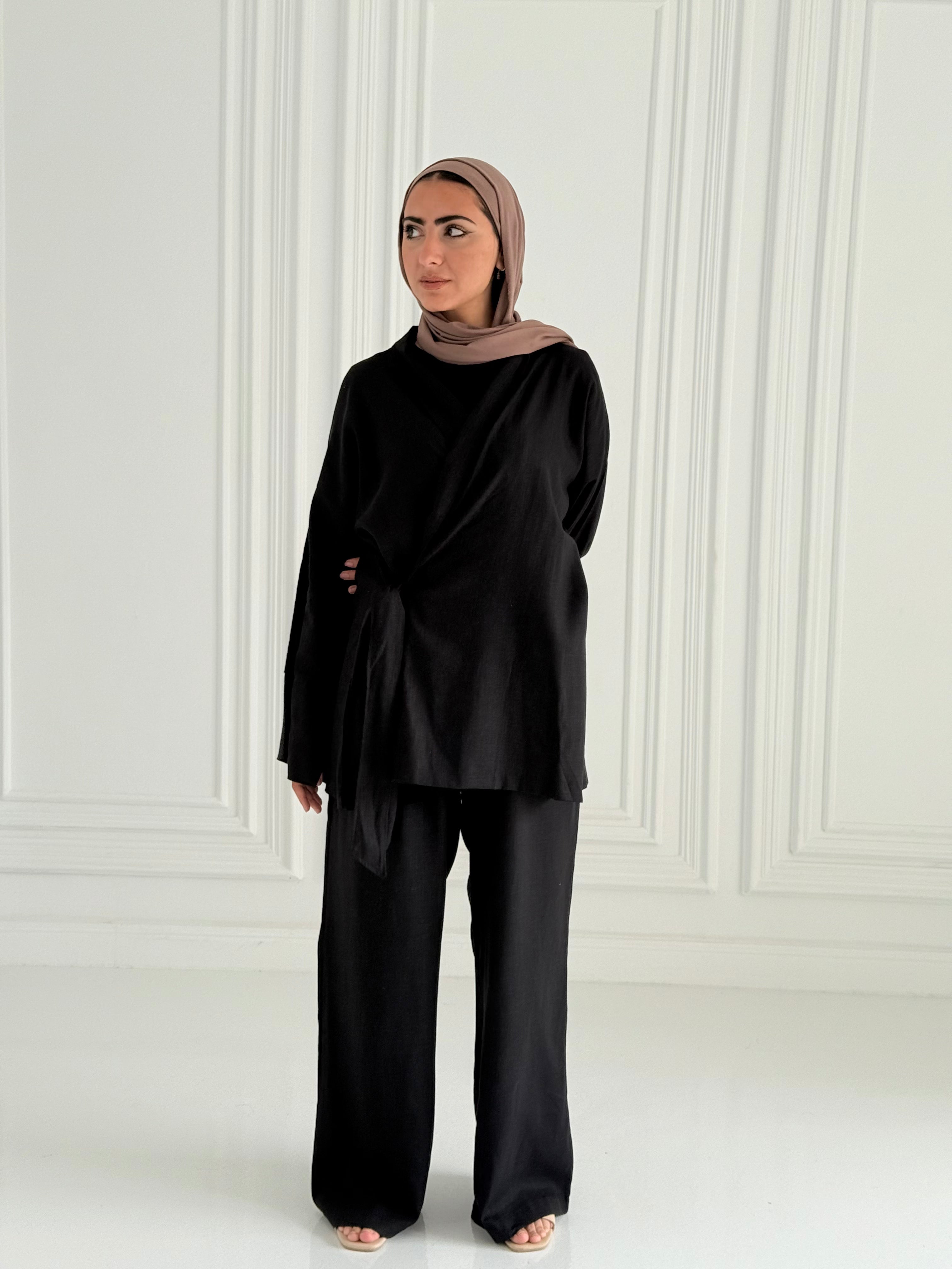 Hugo Linen Wrapped Set In Black