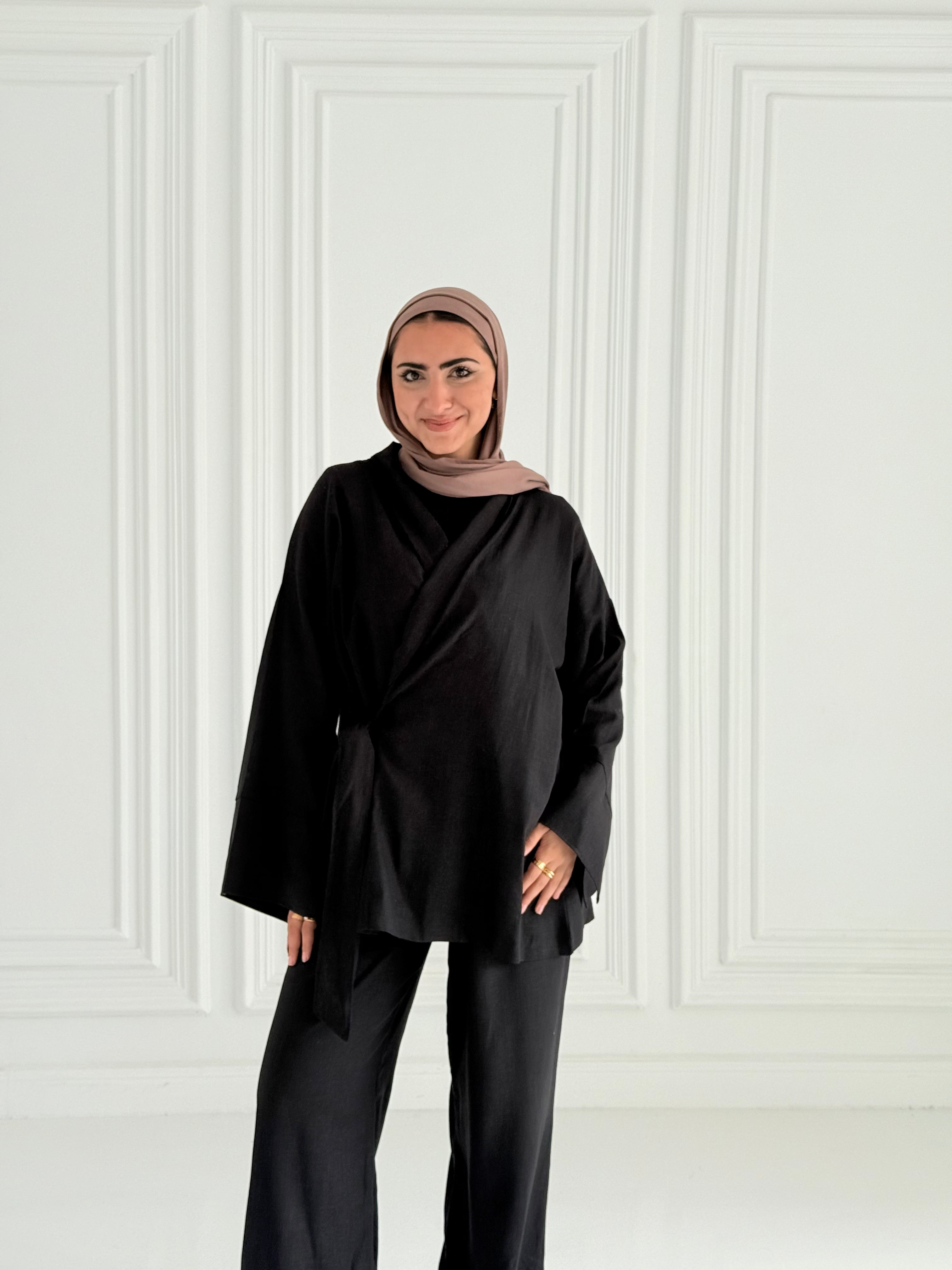 Hugo Linen Wrapped Set In Black