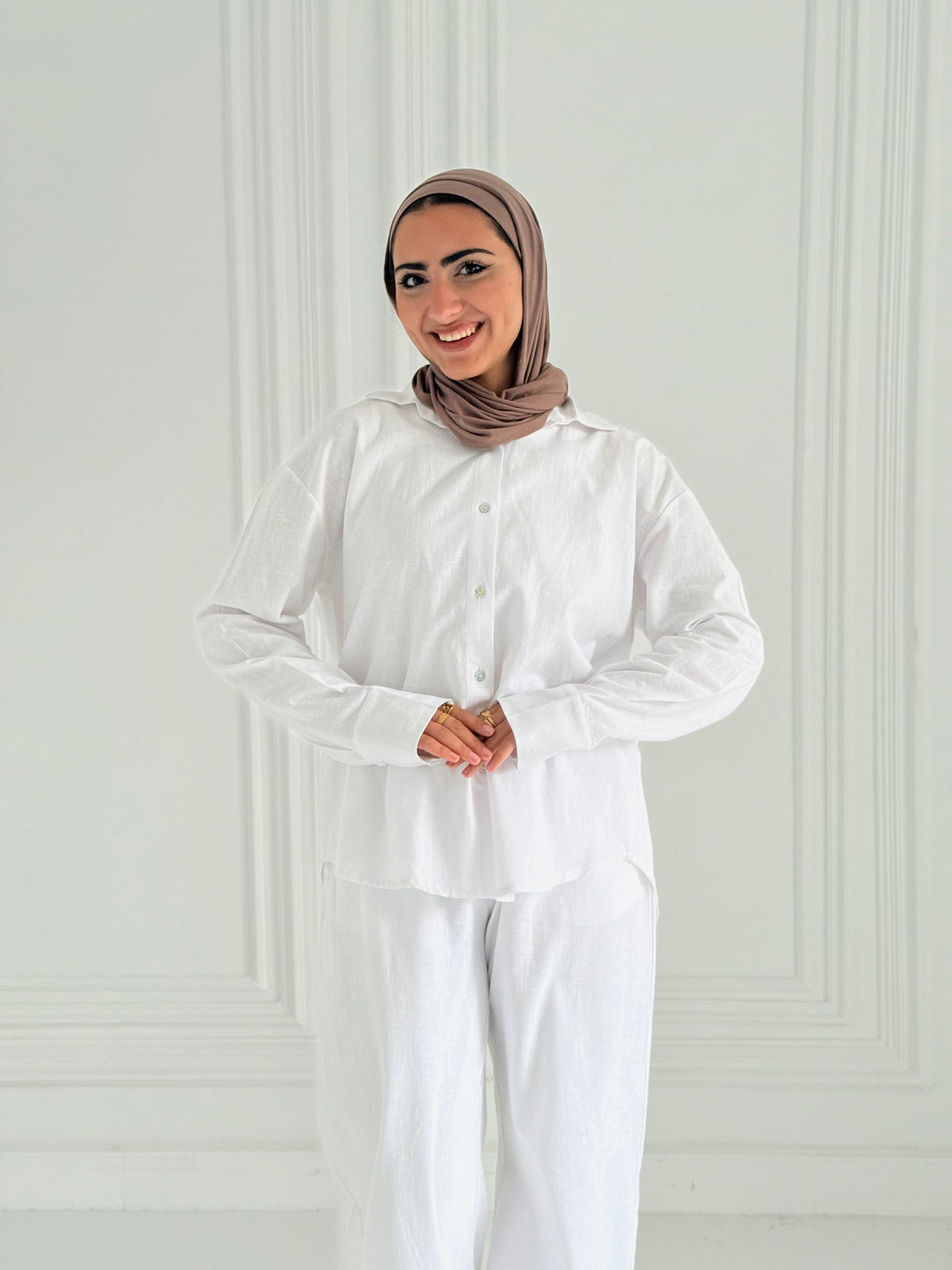 Fancy linen set in white