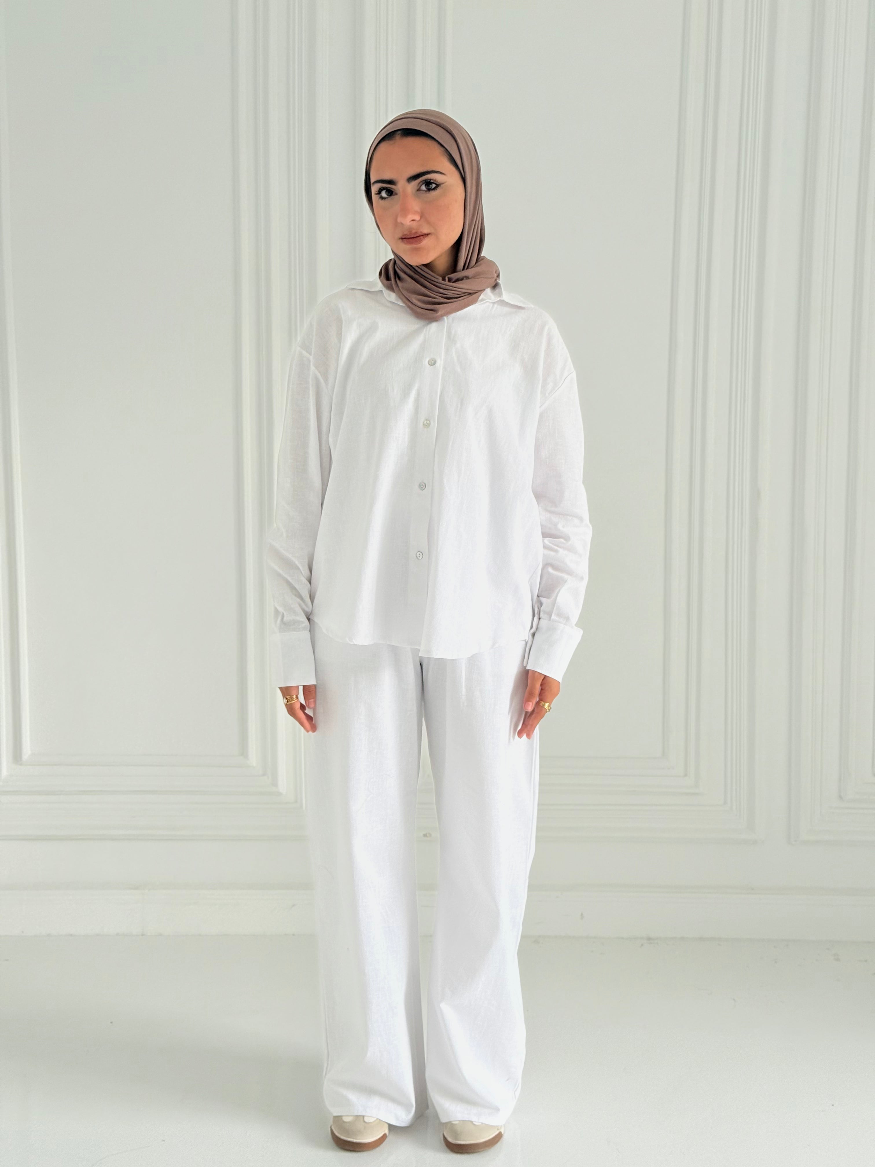 Fancy linen Set In White