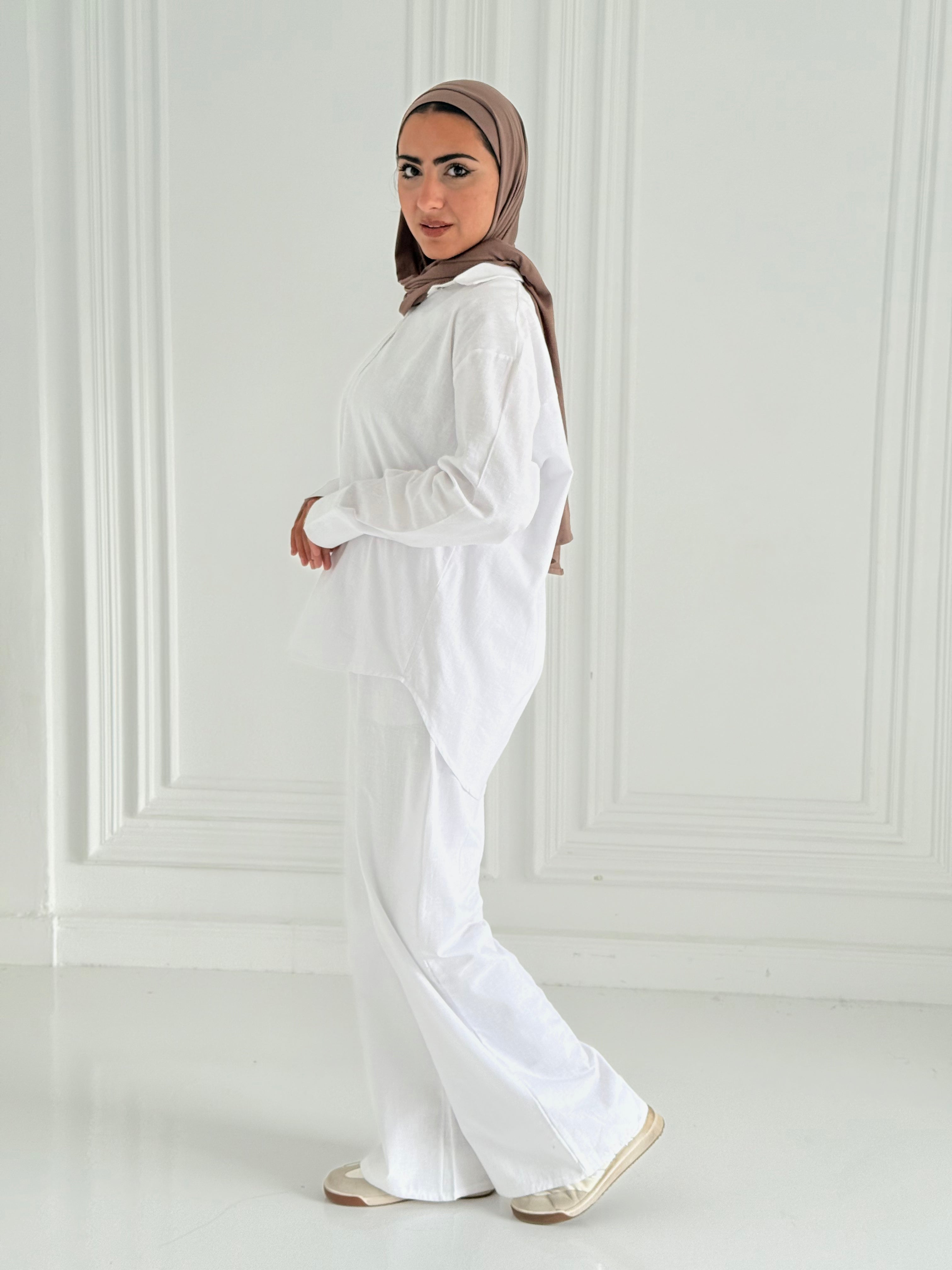 Fancy linen Set In White