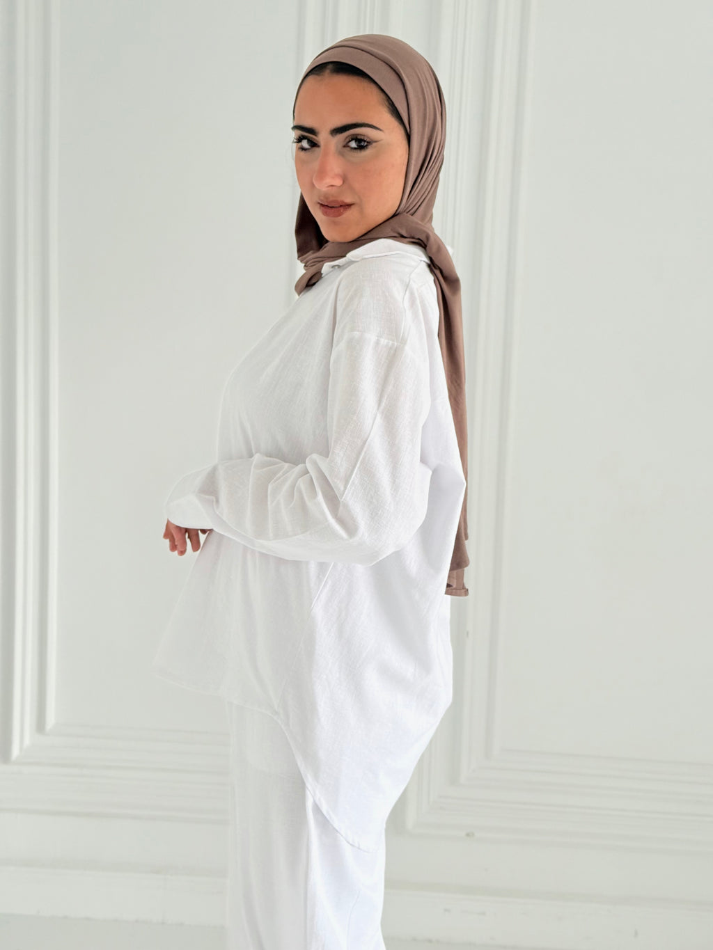 Fancy linen Set In White