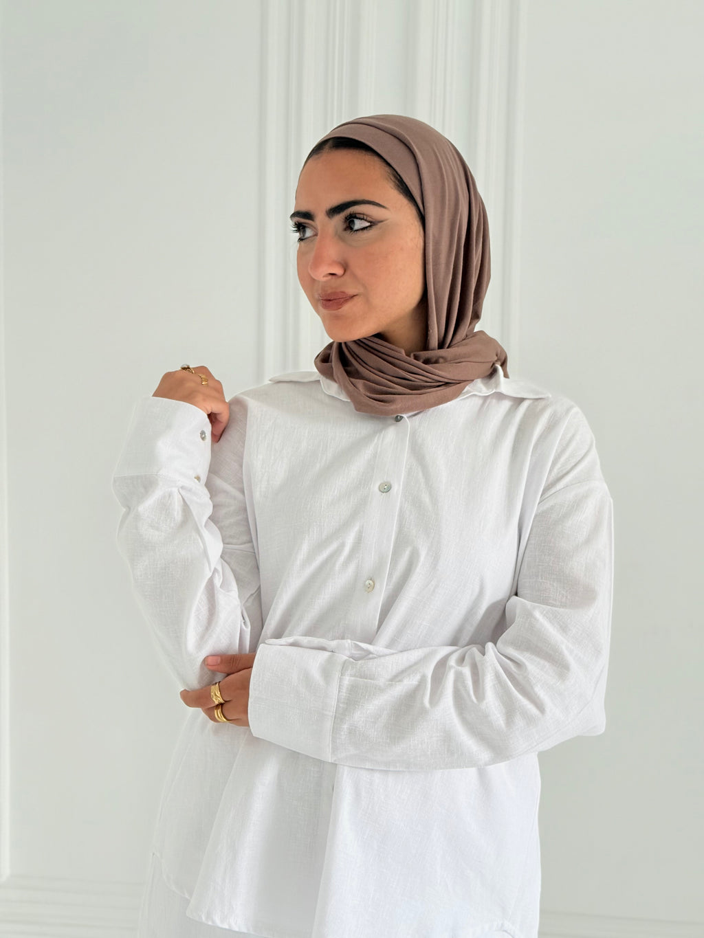 Fancy linen Set In White