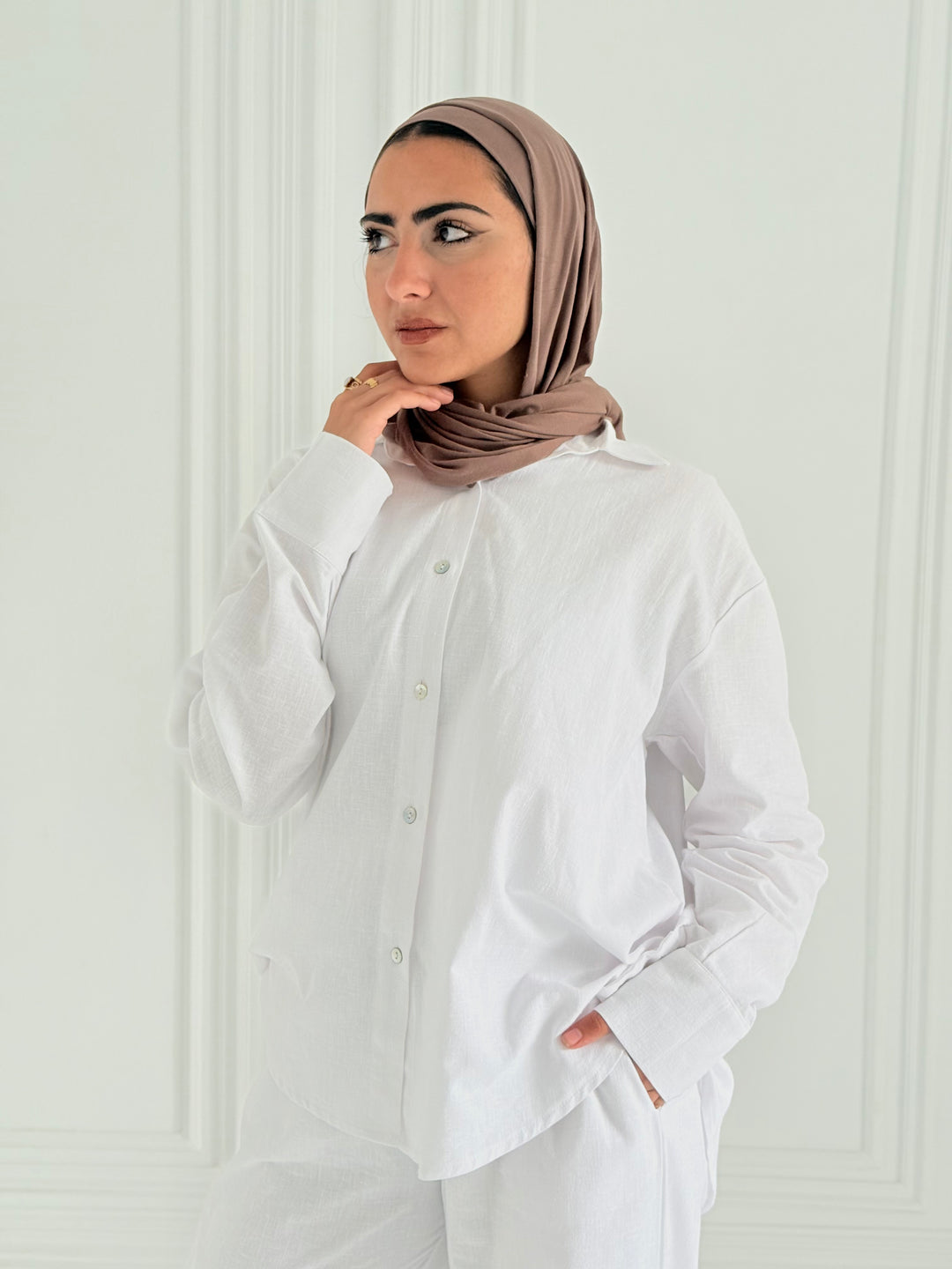 Fancy linen Set In White