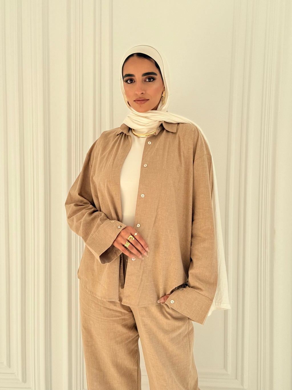 Fancy linen Set In Cafe