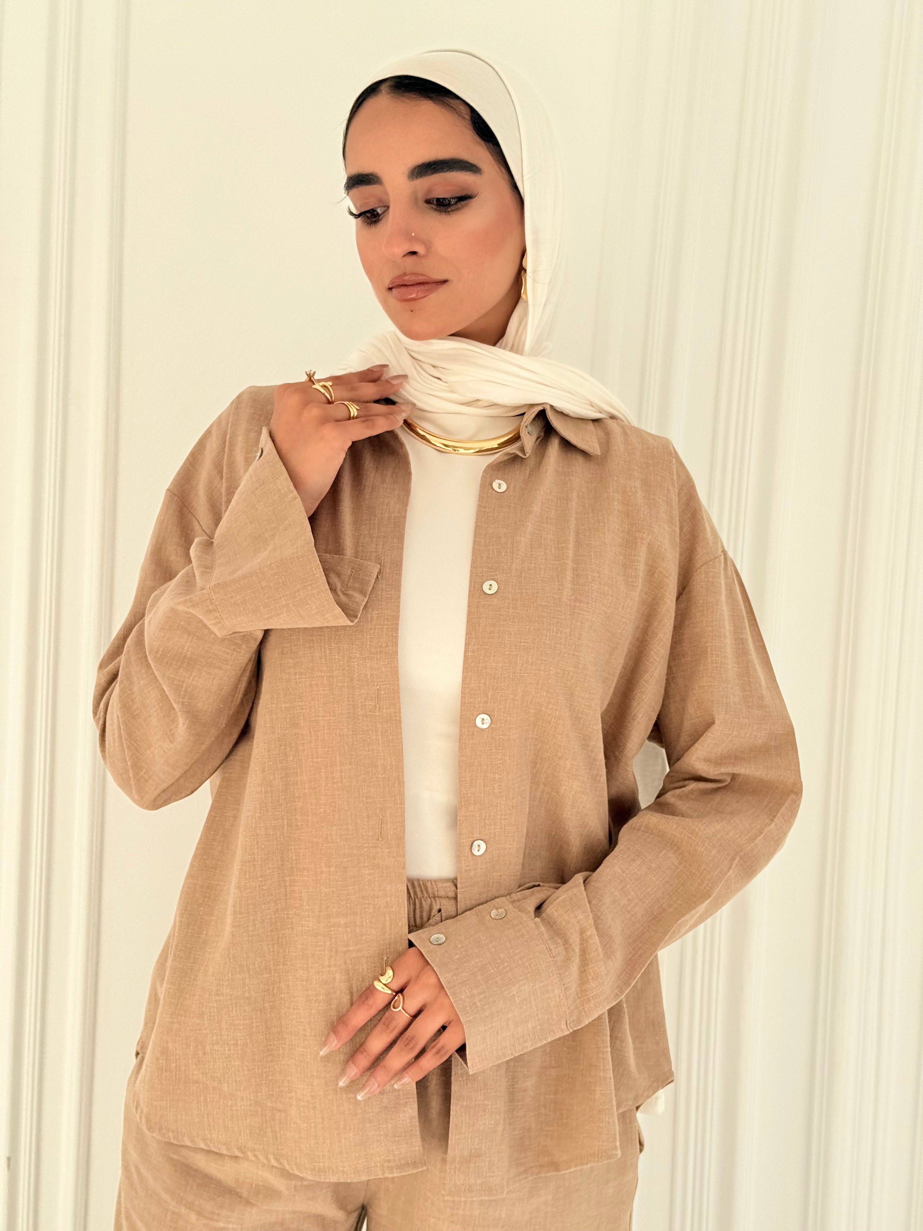 Fancy linen Set In Cafe