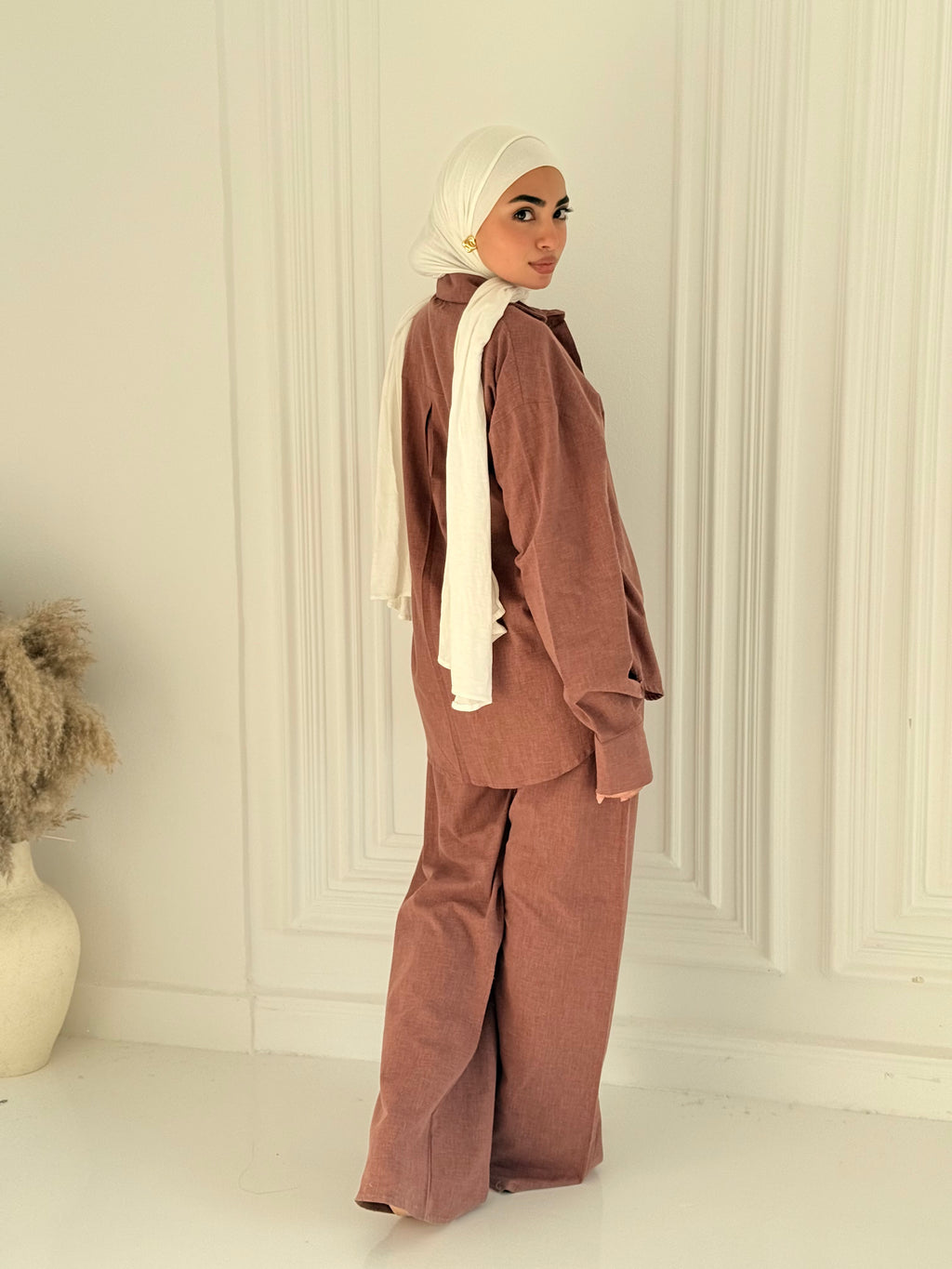 Fancy linen Set In brick