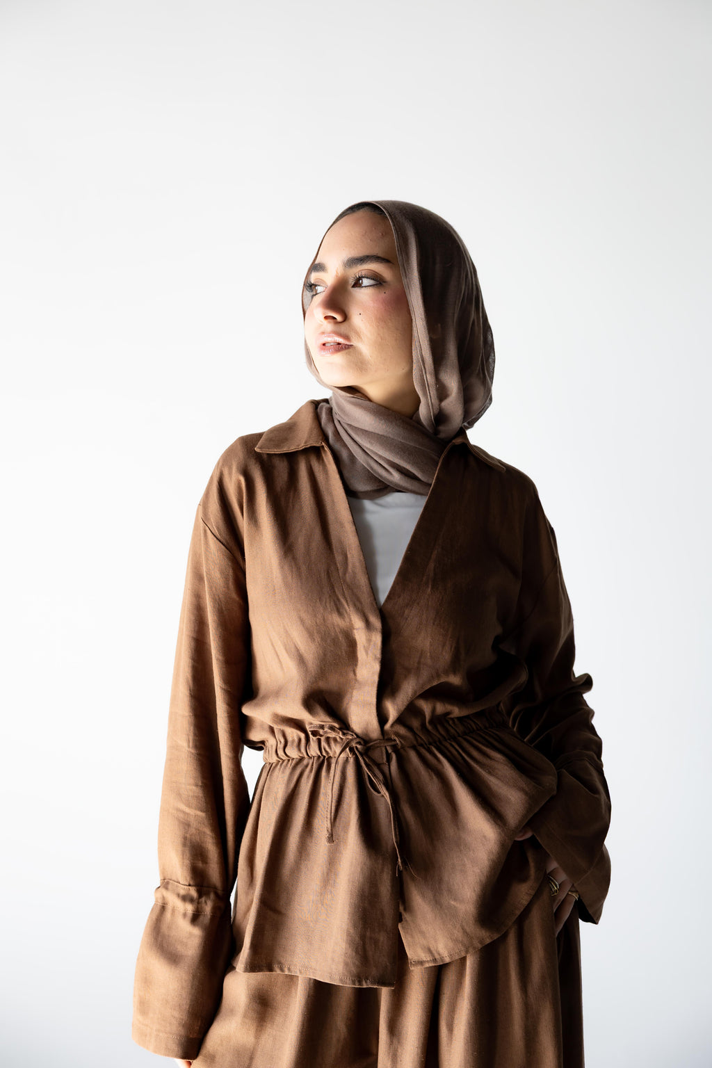 طقم برباط – بني