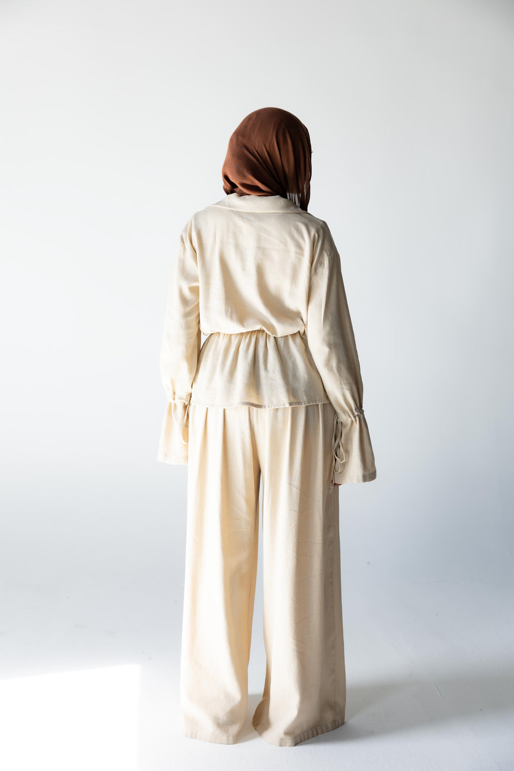 Tie-Up Set — Beige