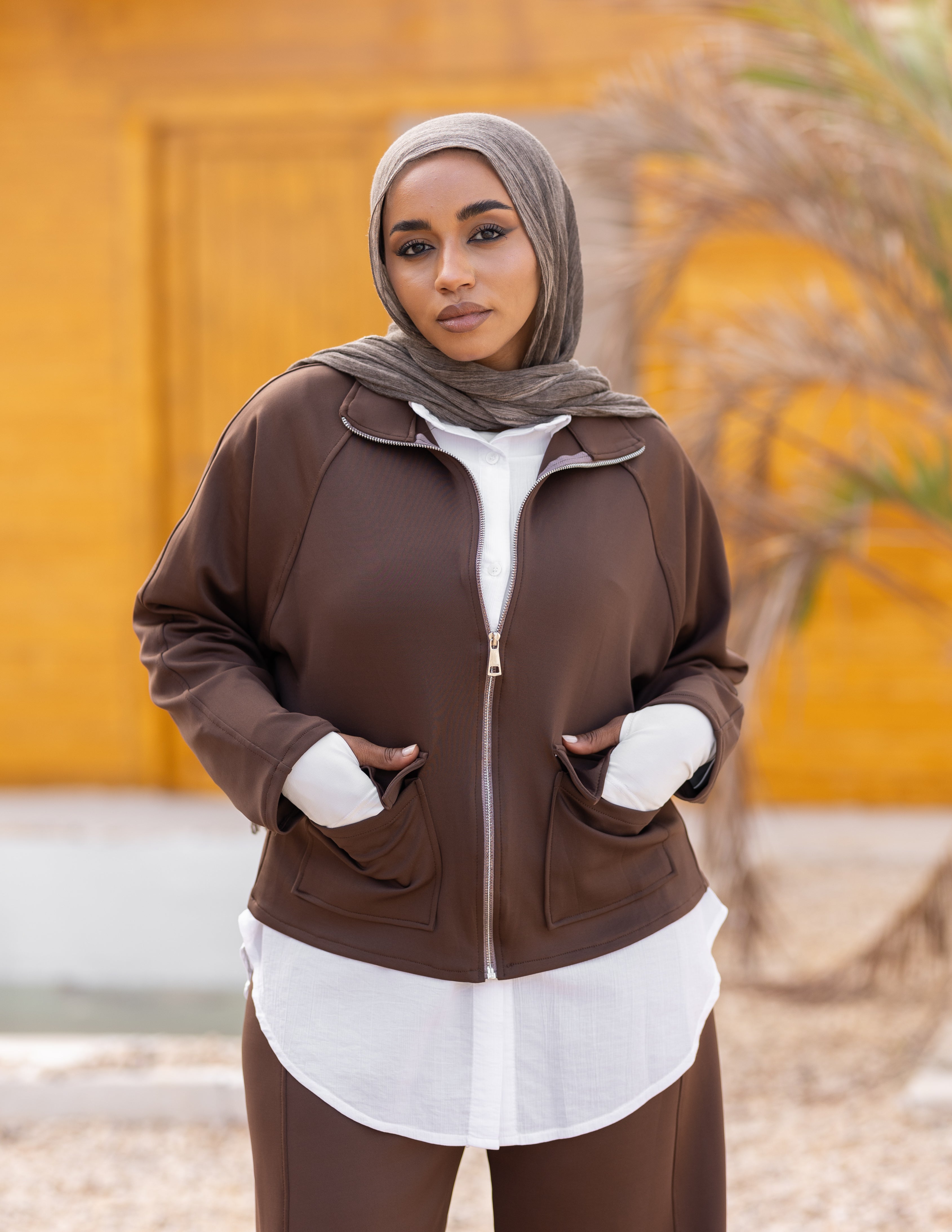 Essence Set — Brown