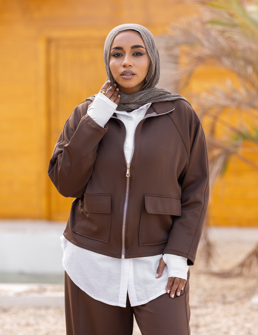 Essence Set — Brown