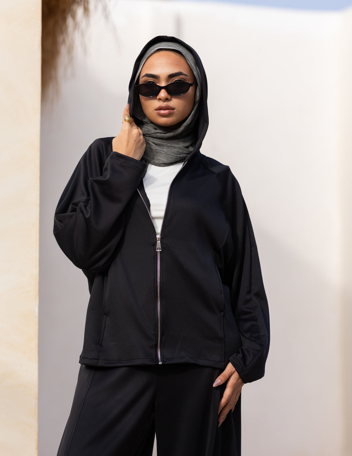 طقم اويشو — أسود
