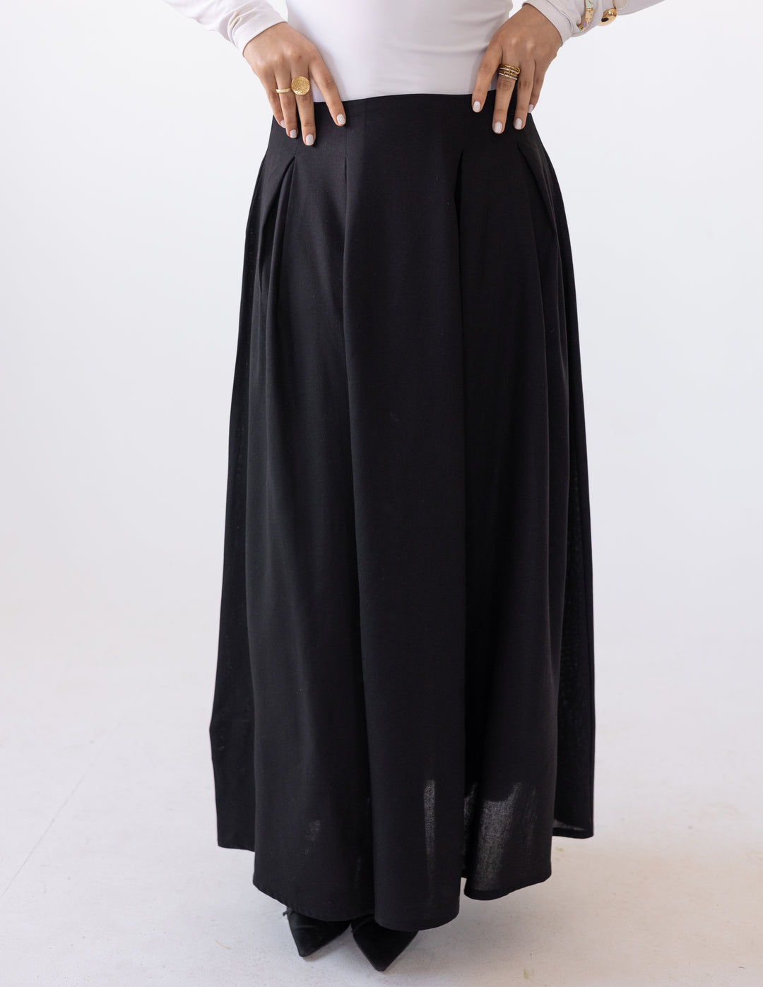 Darts Skirt — Black