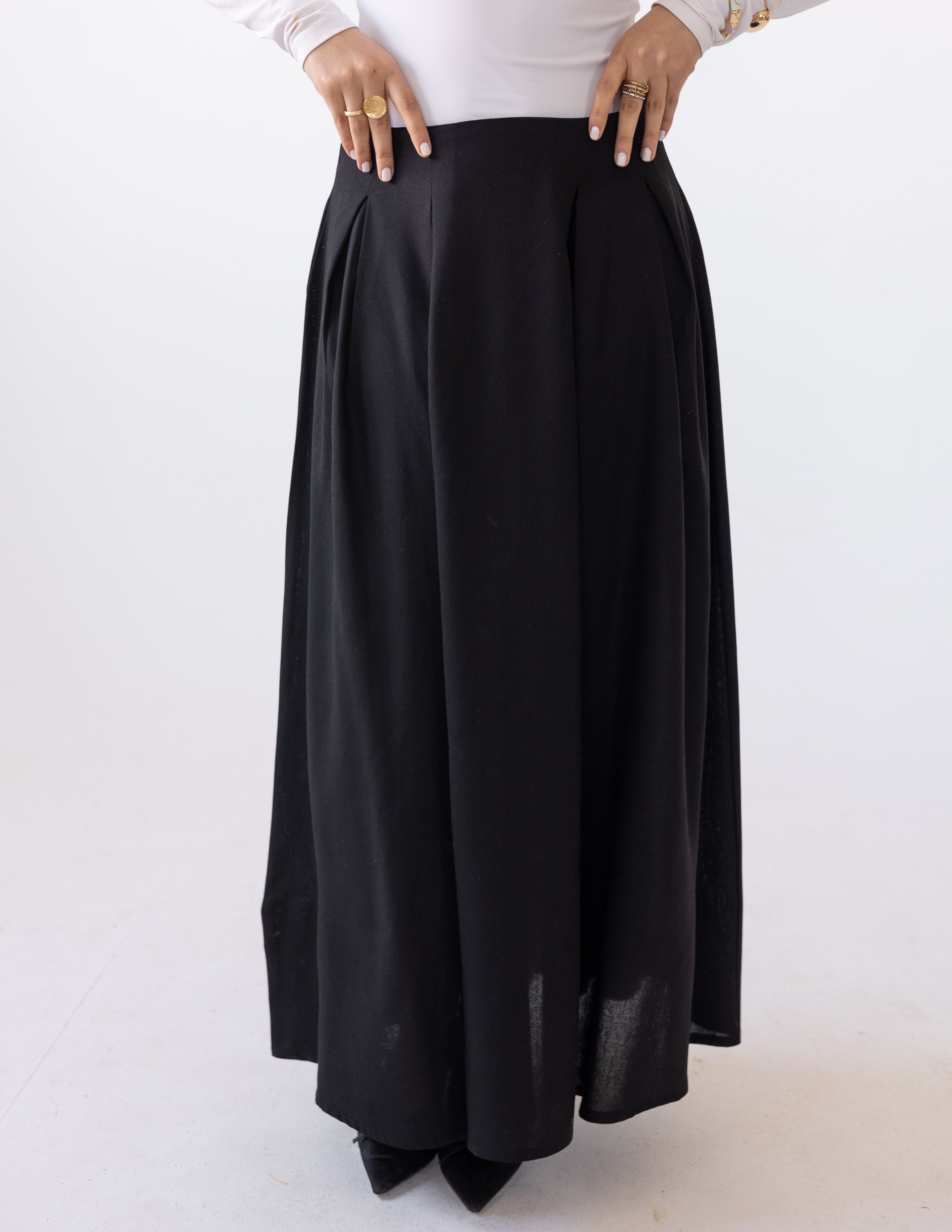 Darts Skirt — Black