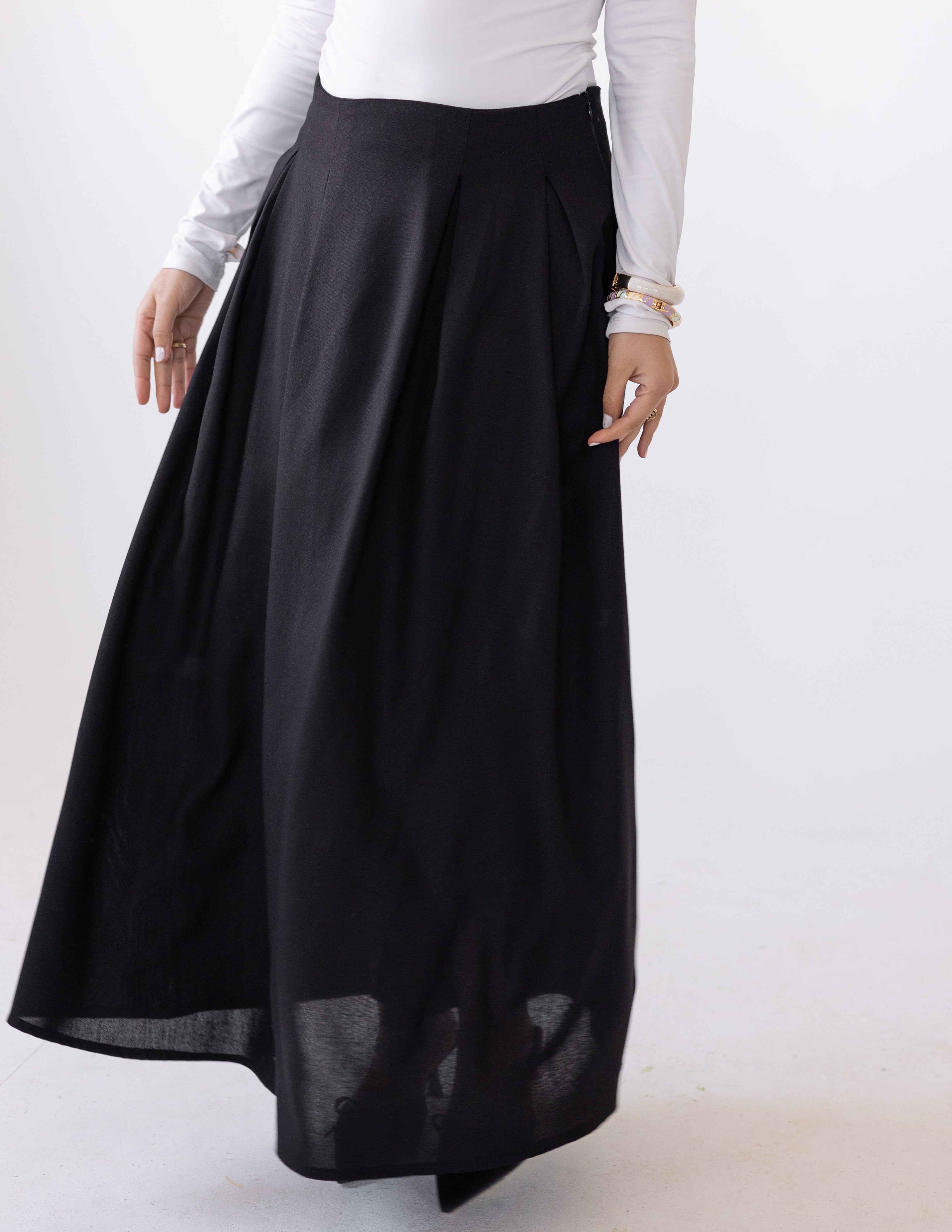 Darts Skirt — Black