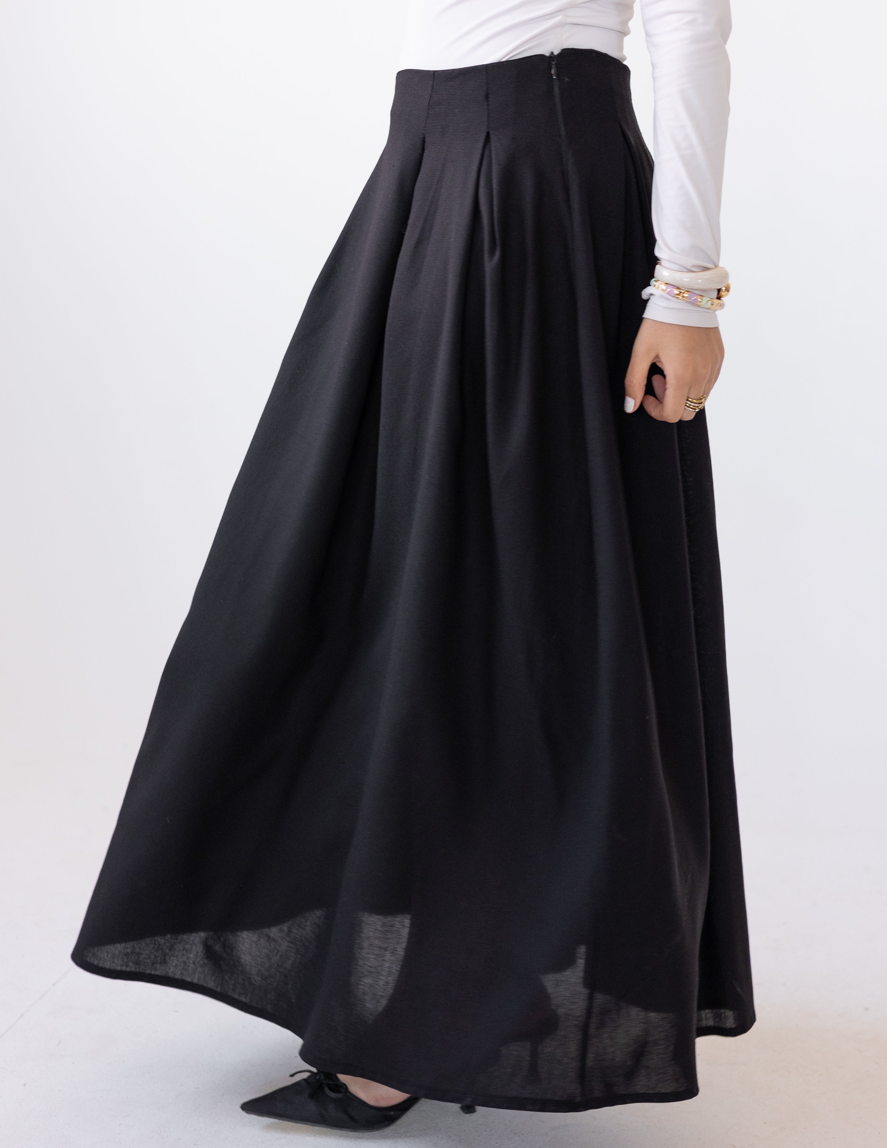 Darts Skirt — Black