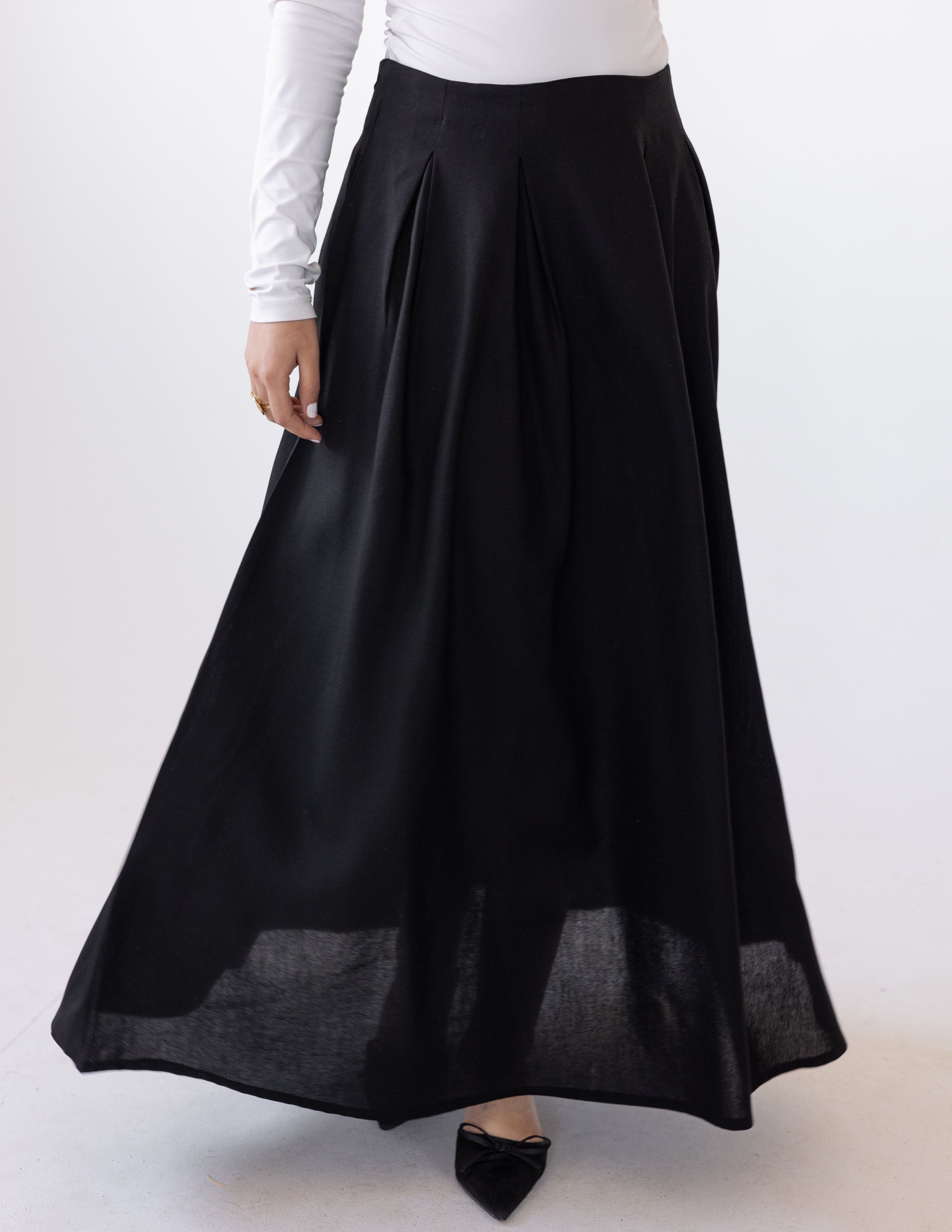 Darts Skirt — Black