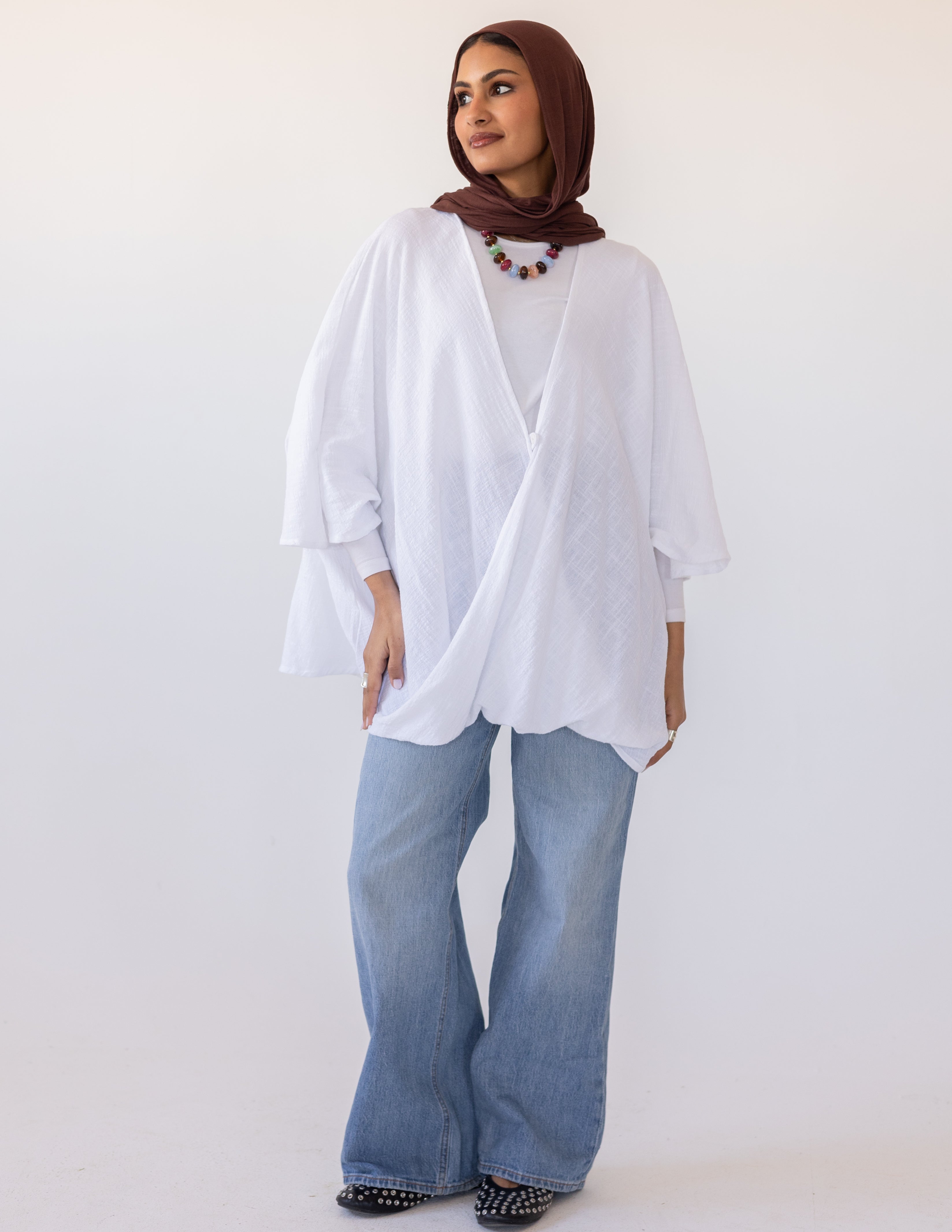 Qurwazih Top In White