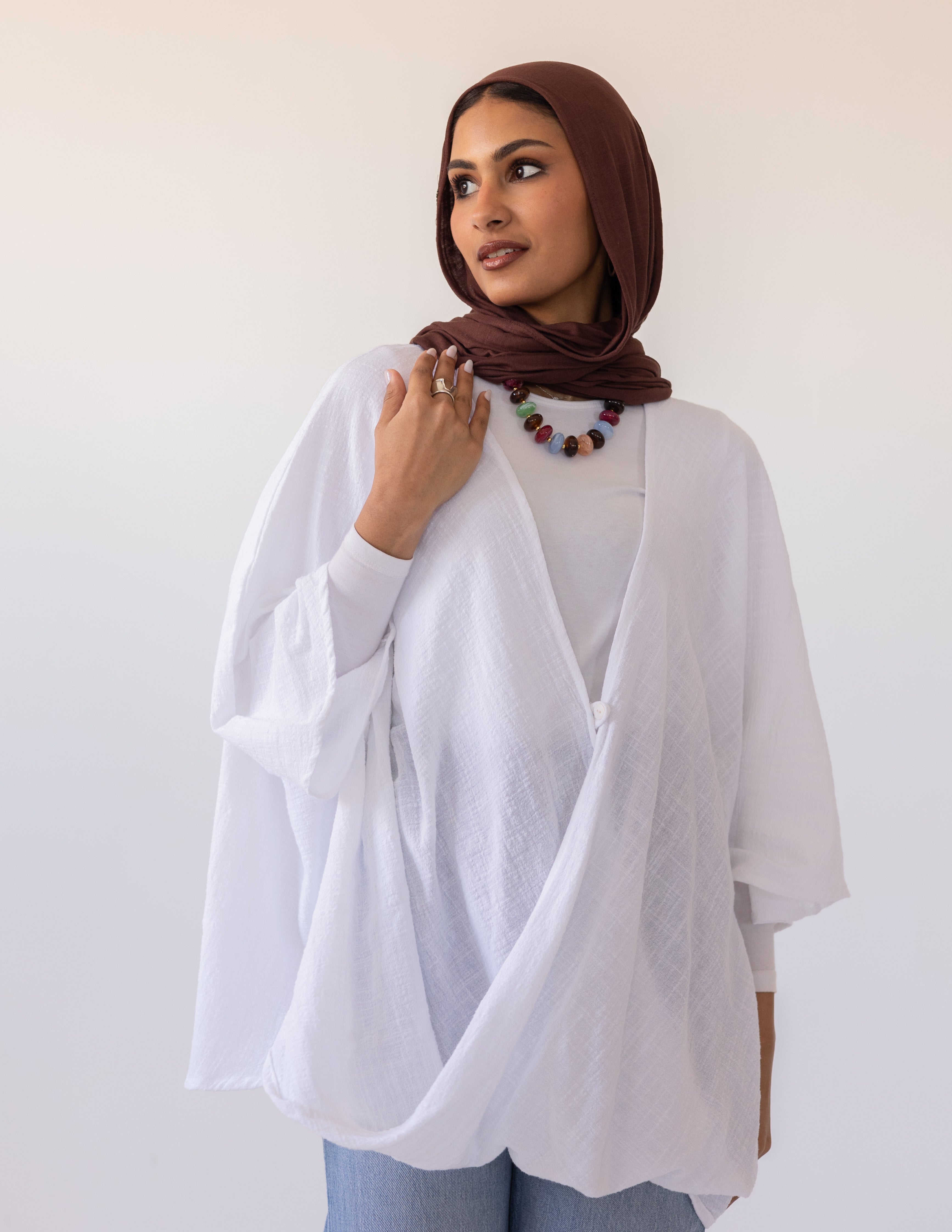 Qurwazih Top In White