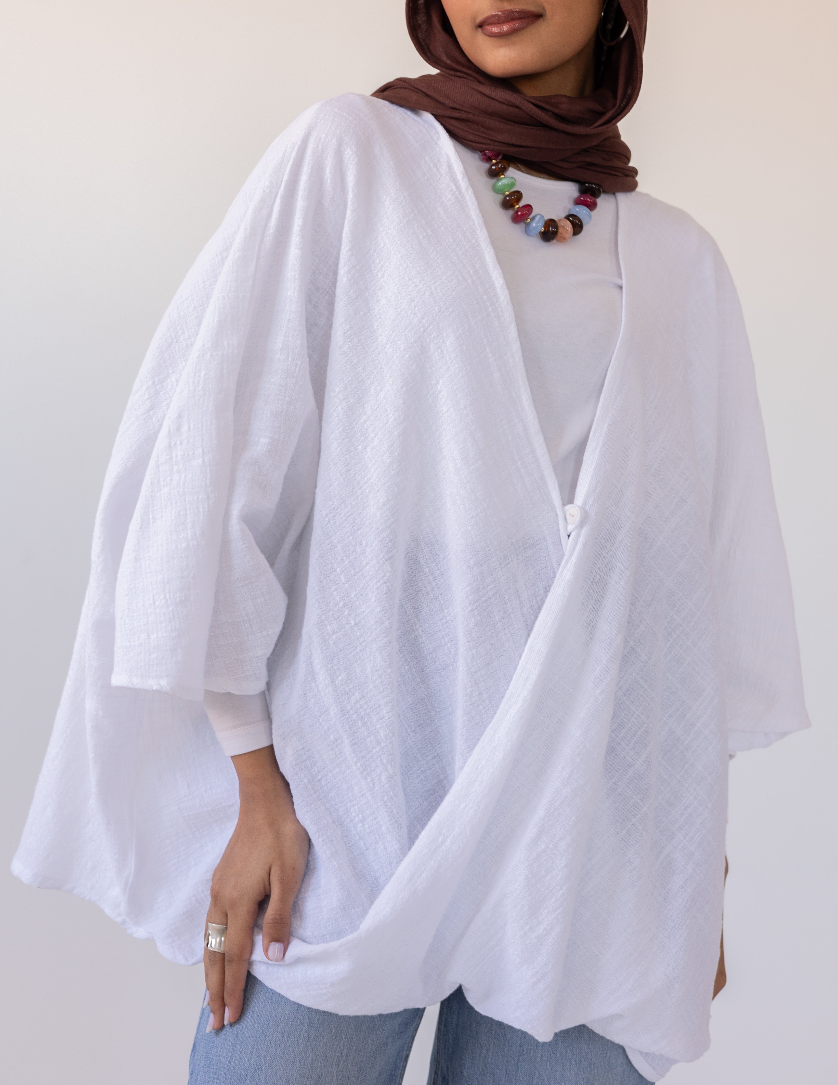 Qurwazih Top In White