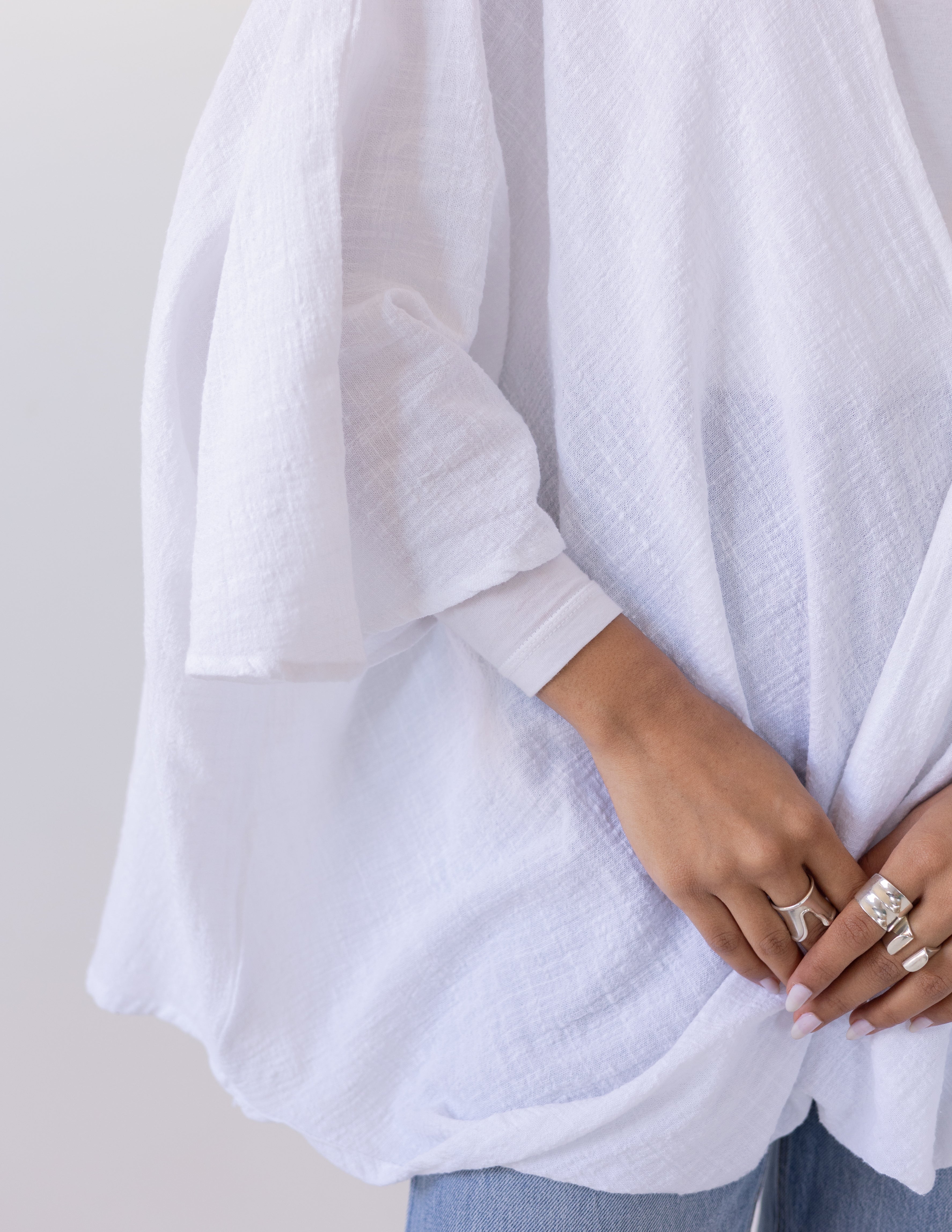 Qurwazih Top In White