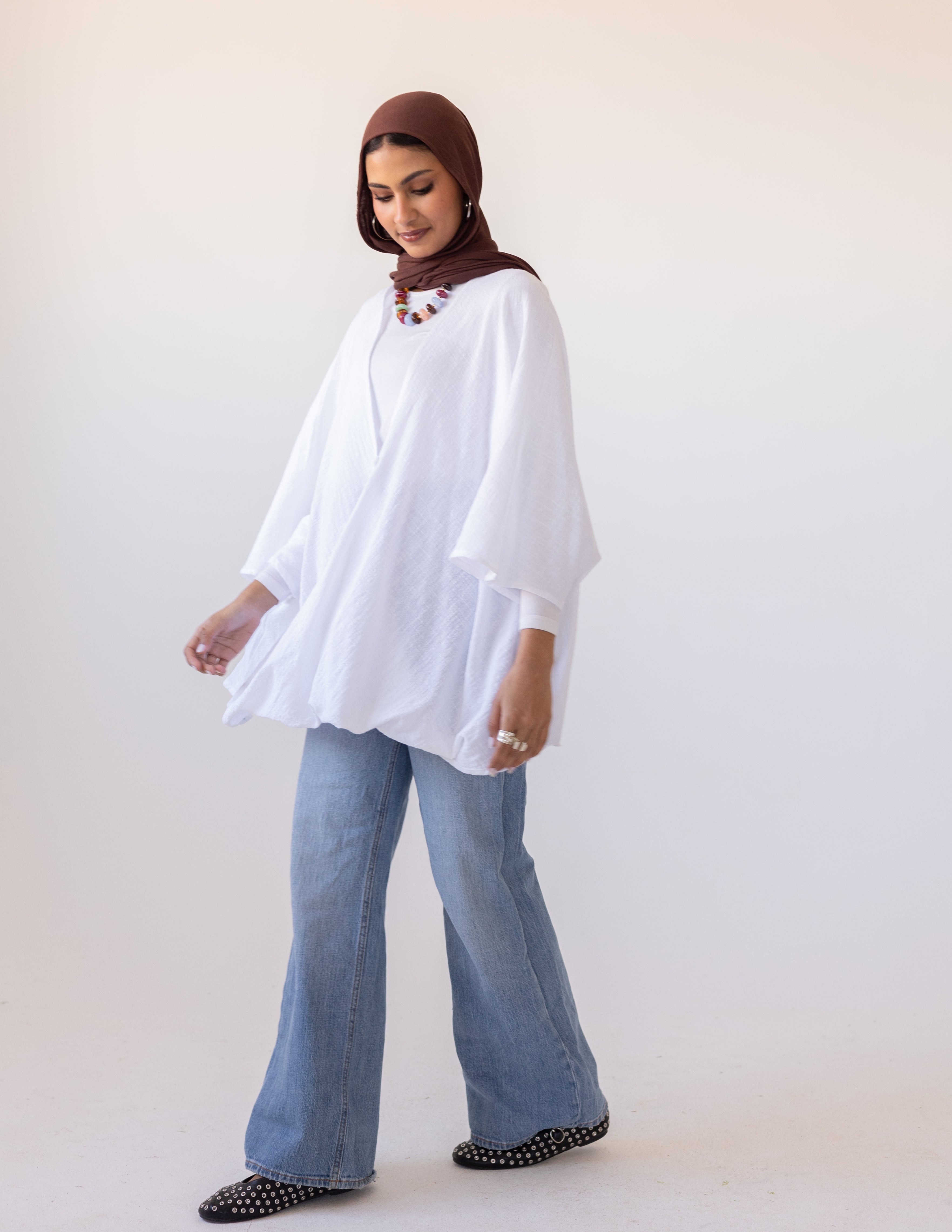 Qurwazih Top In White